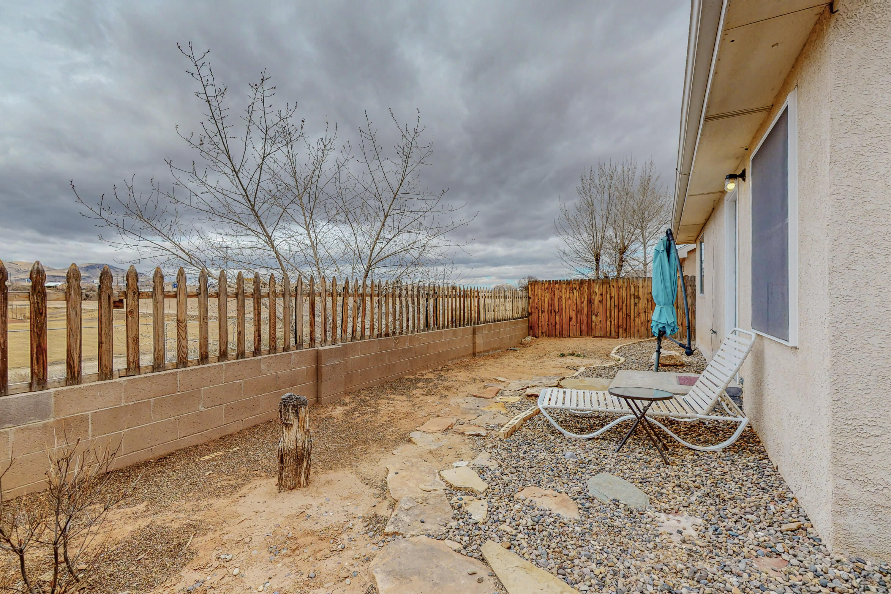 921 Avenida Las Vistas NW