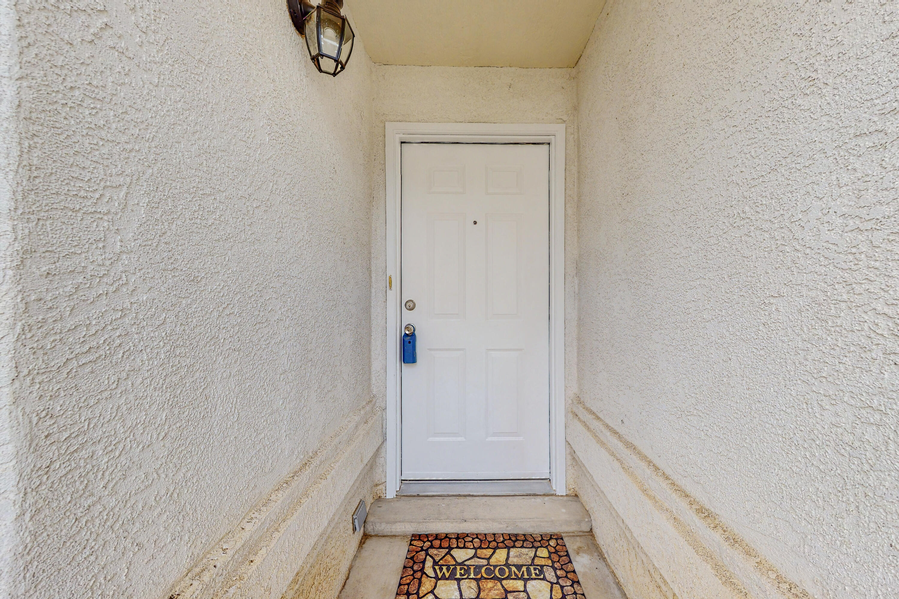 921 Avenida Las Vistas NW