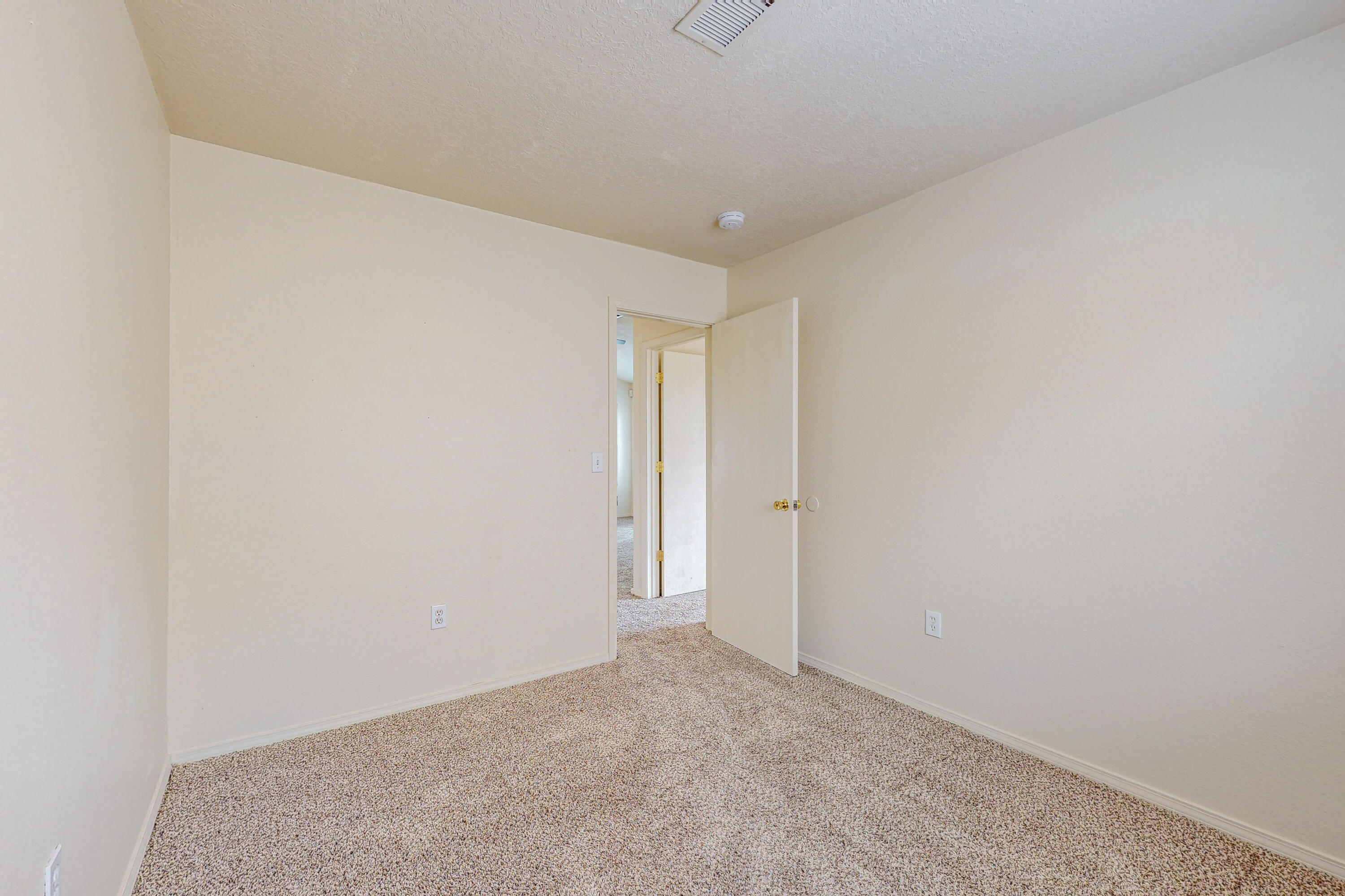 921 Avenida Las Vistas NW