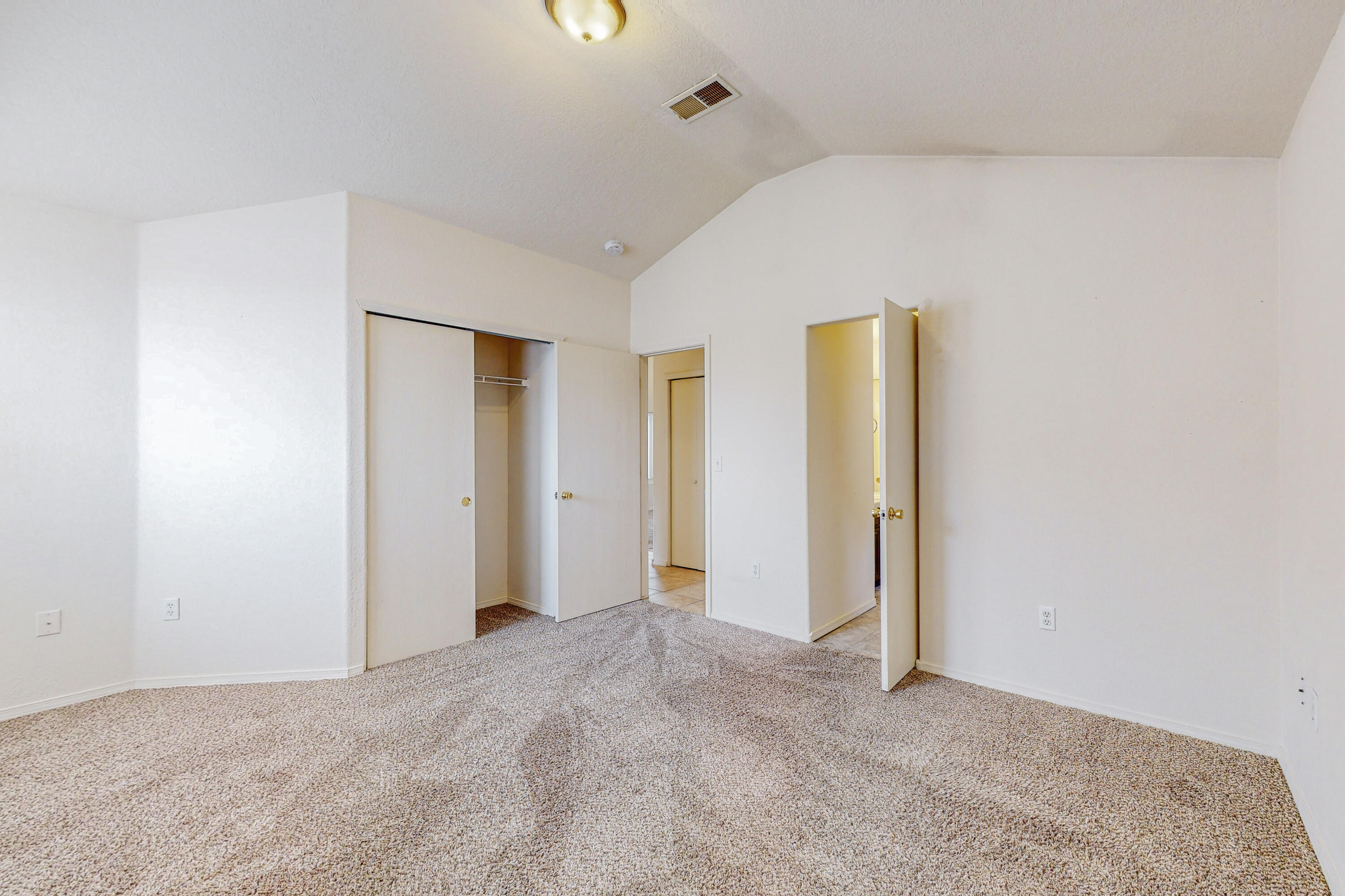 921 Avenida Las Vistas NW