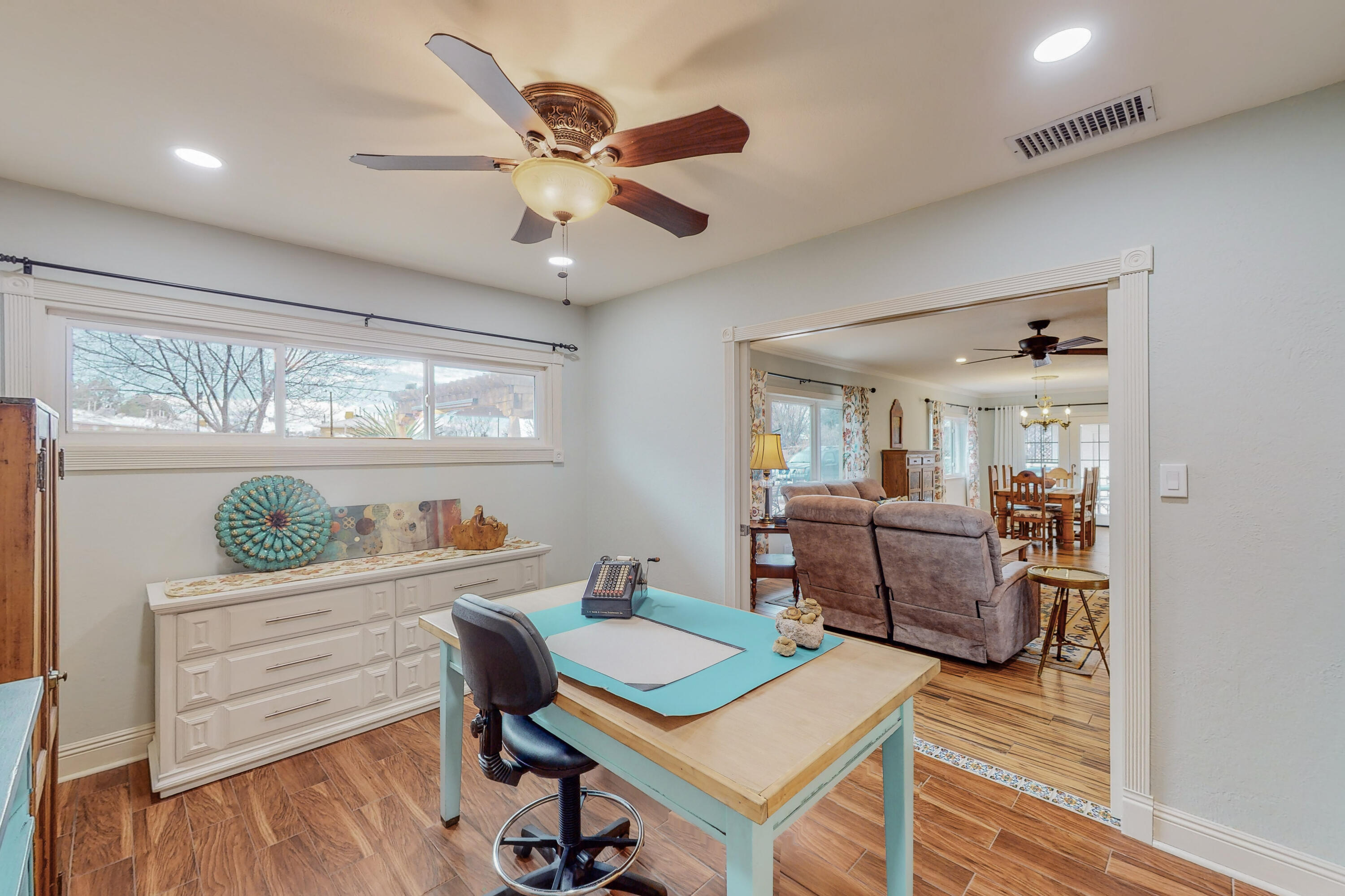 624 SOLAR Road NW