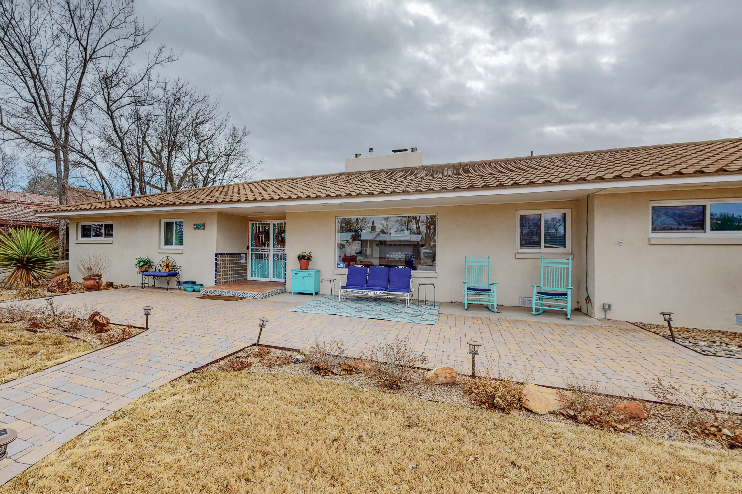 624 SOLAR Road NW