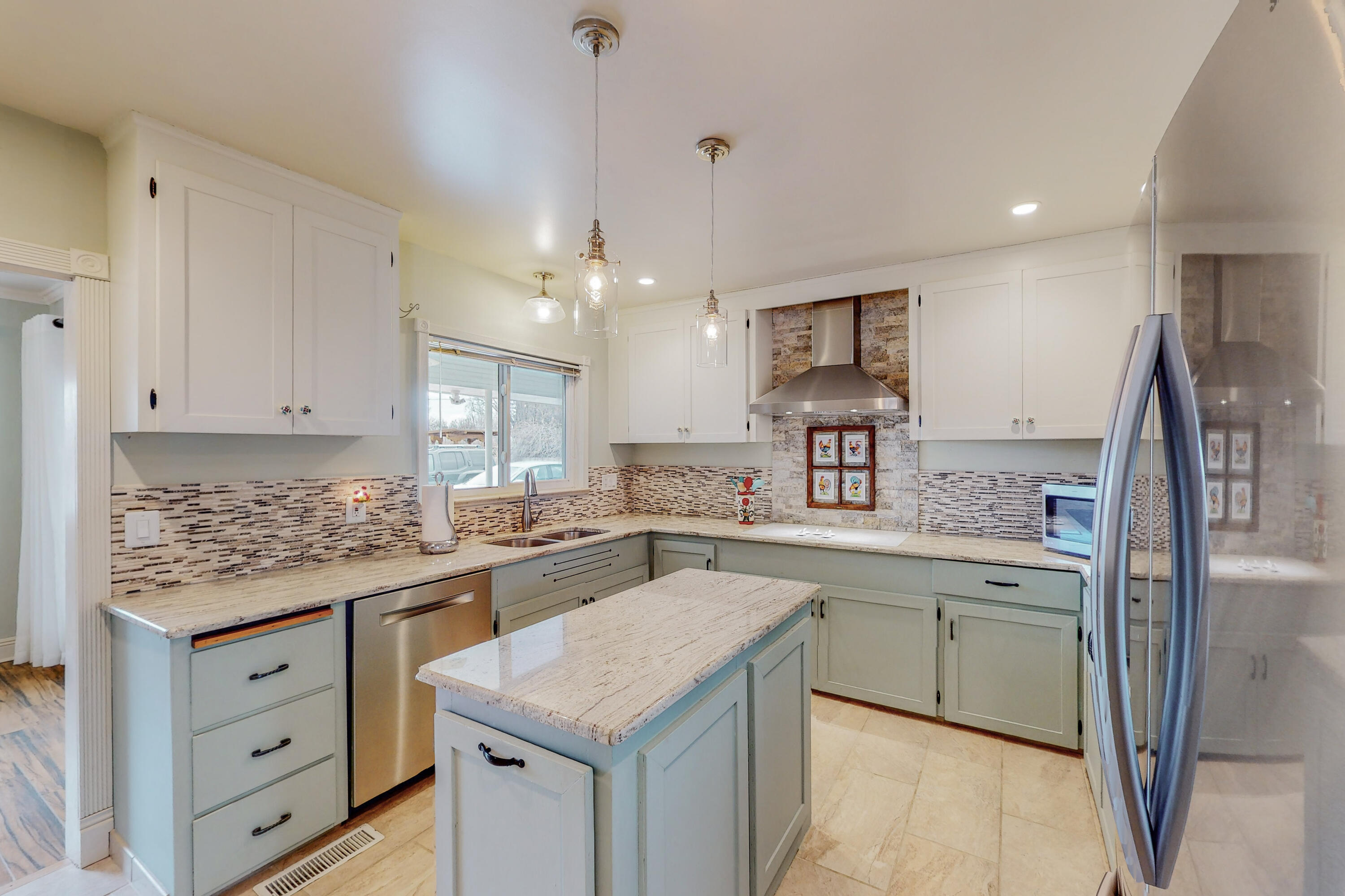 624 SOLAR Road NW