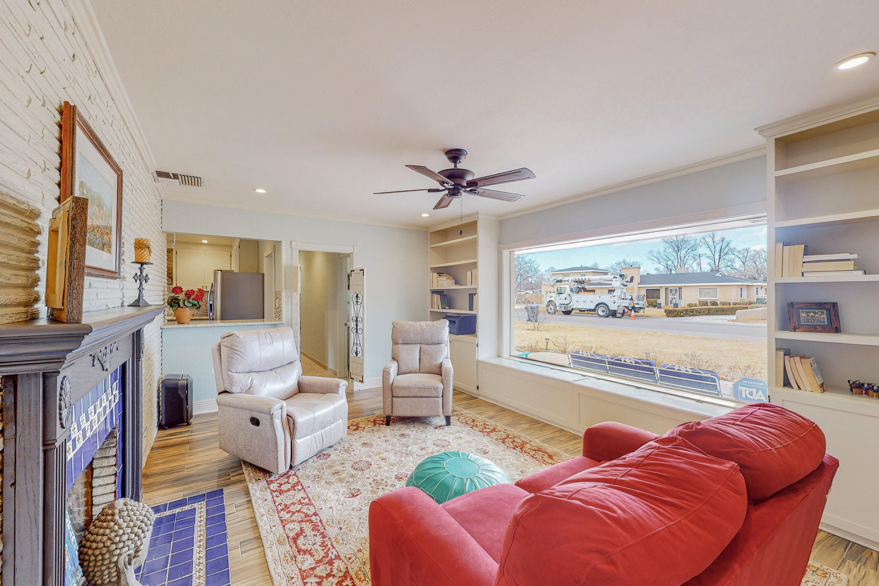 624 SOLAR Road NW