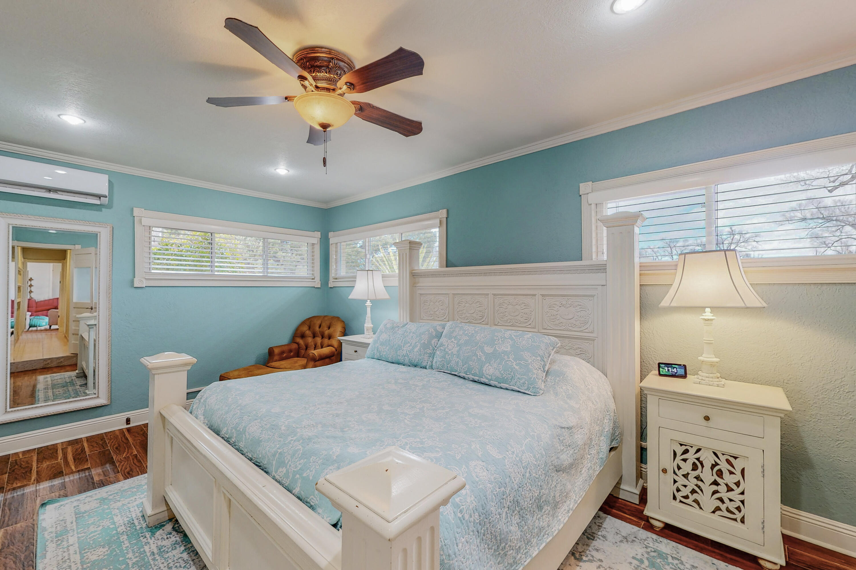 624 SOLAR Road NW
