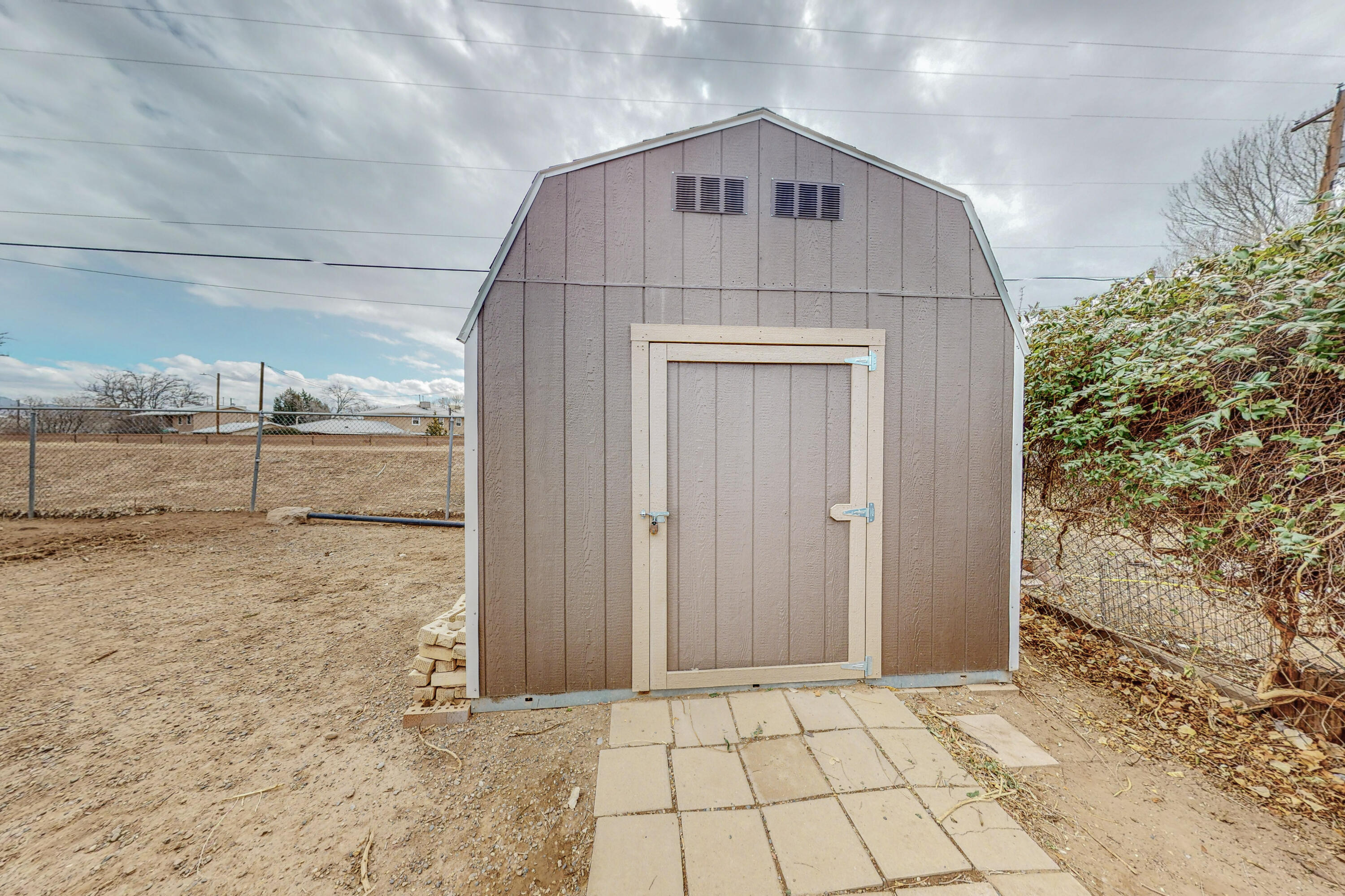 624 SOLAR Road NW