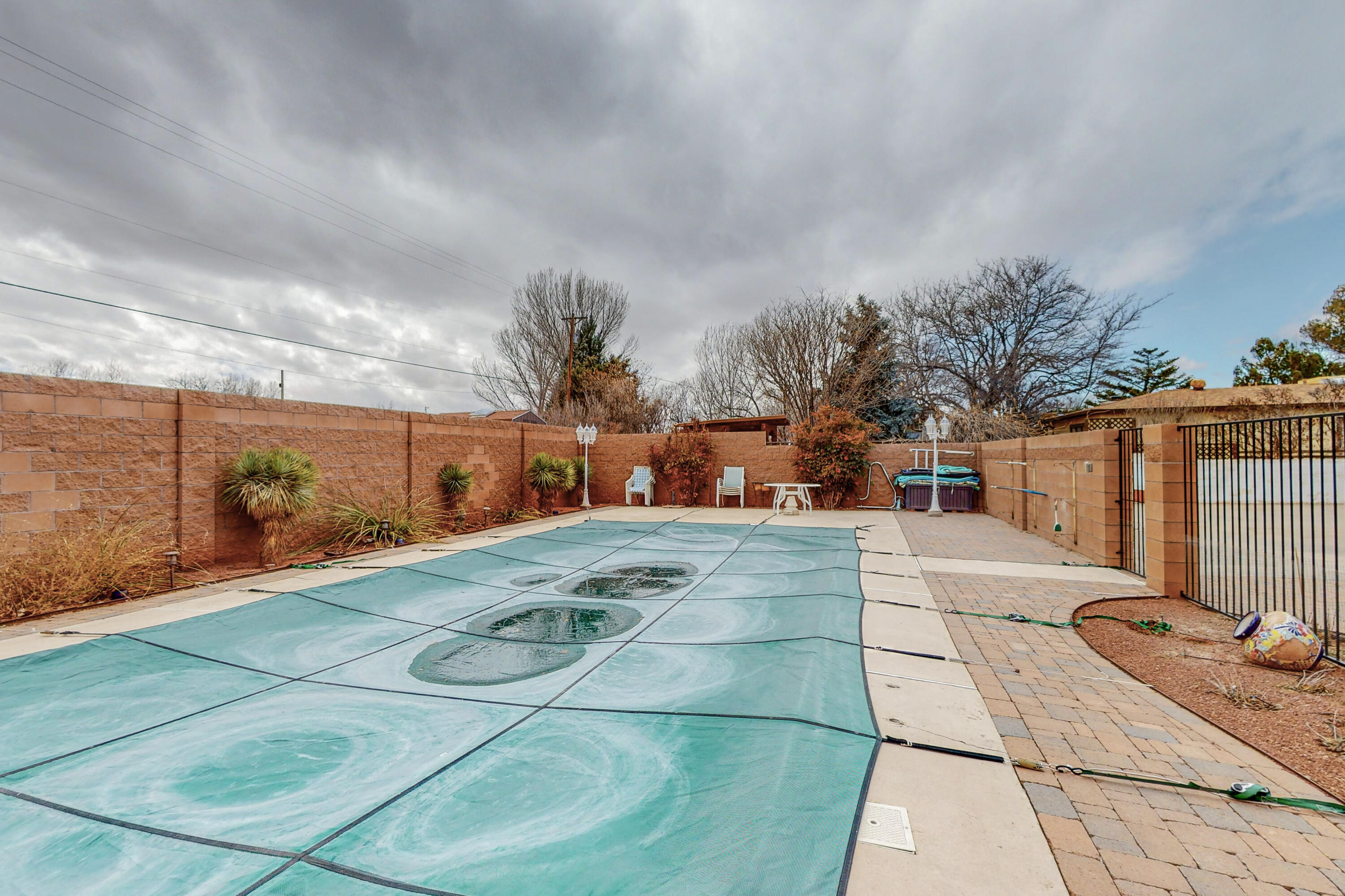 624 SOLAR Road NW