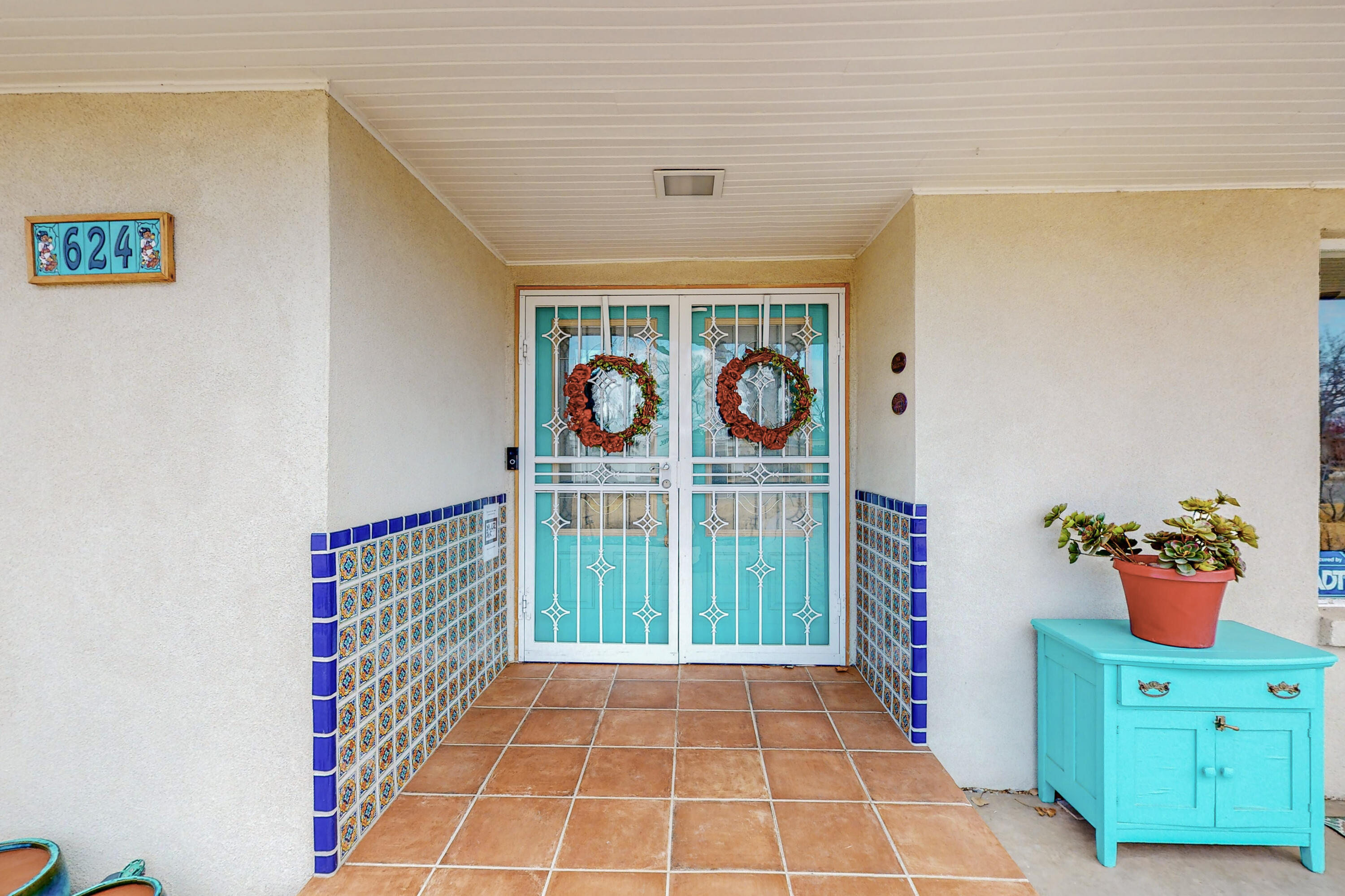624 SOLAR Road NW