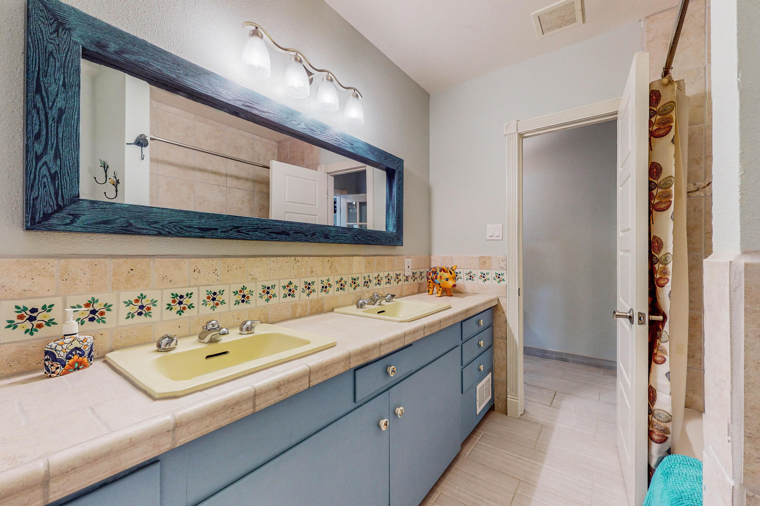 624 SOLAR Road NW