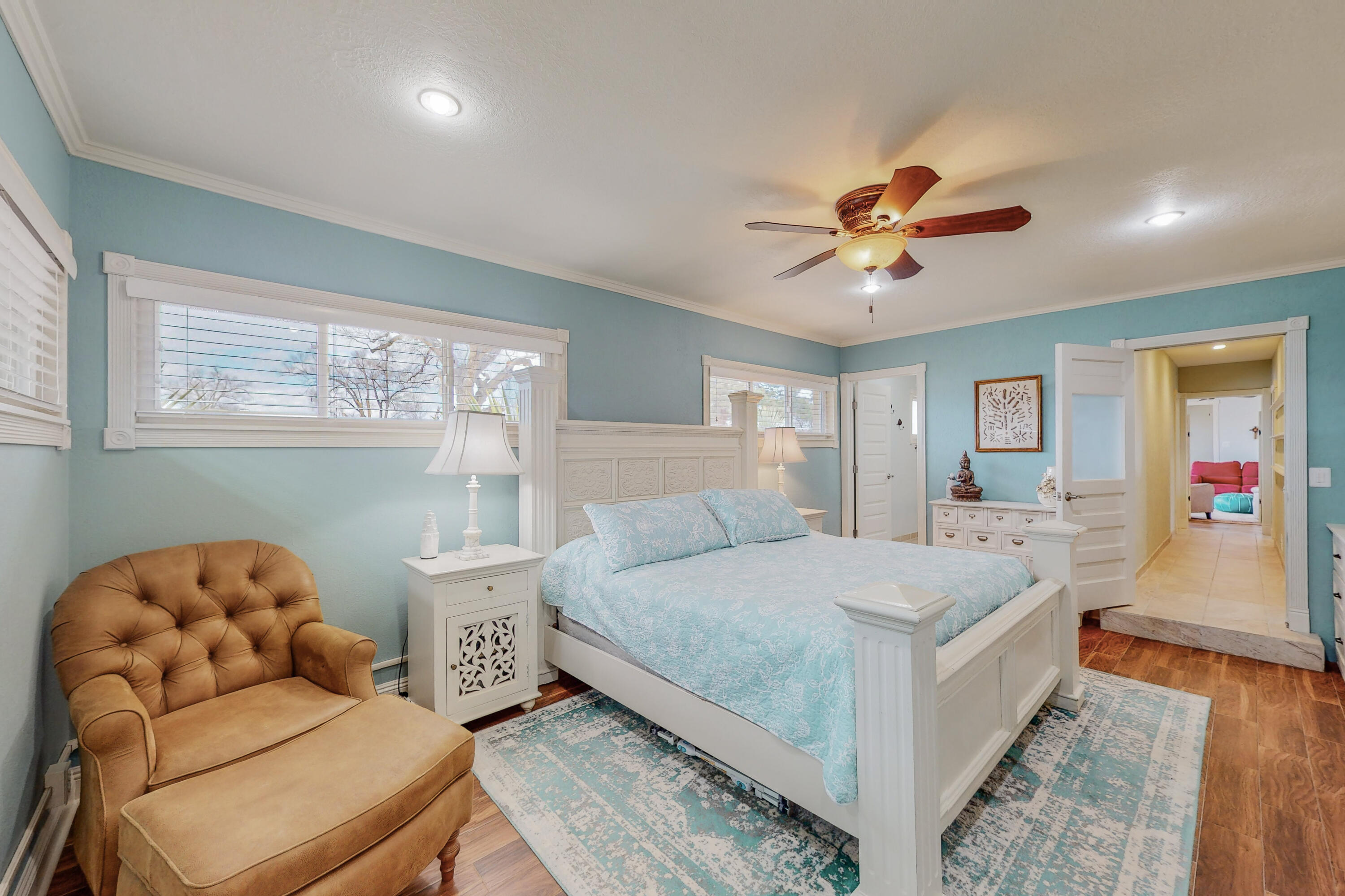 624 SOLAR Road NW