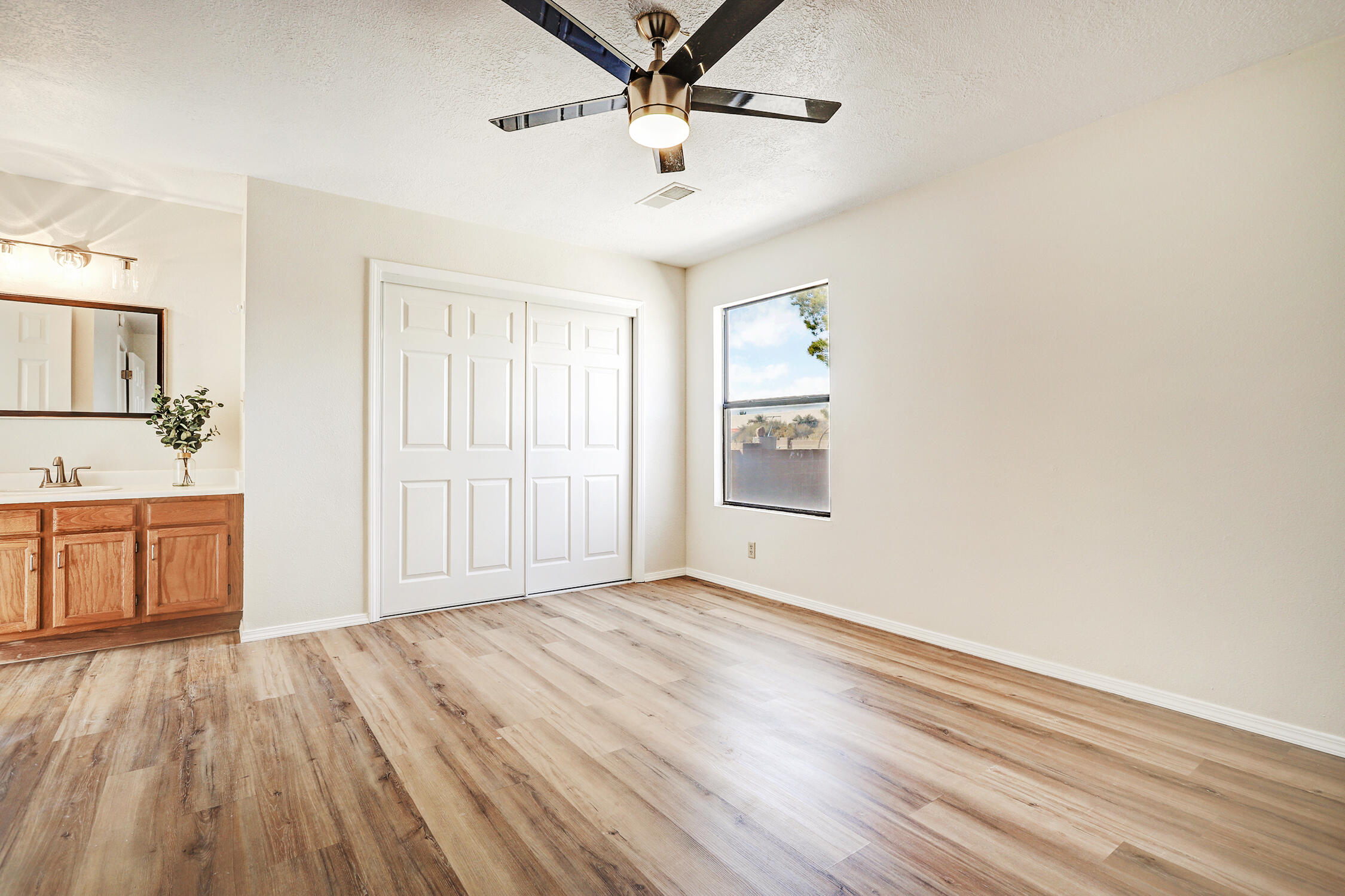 1937 CLEARWATER Loop NE