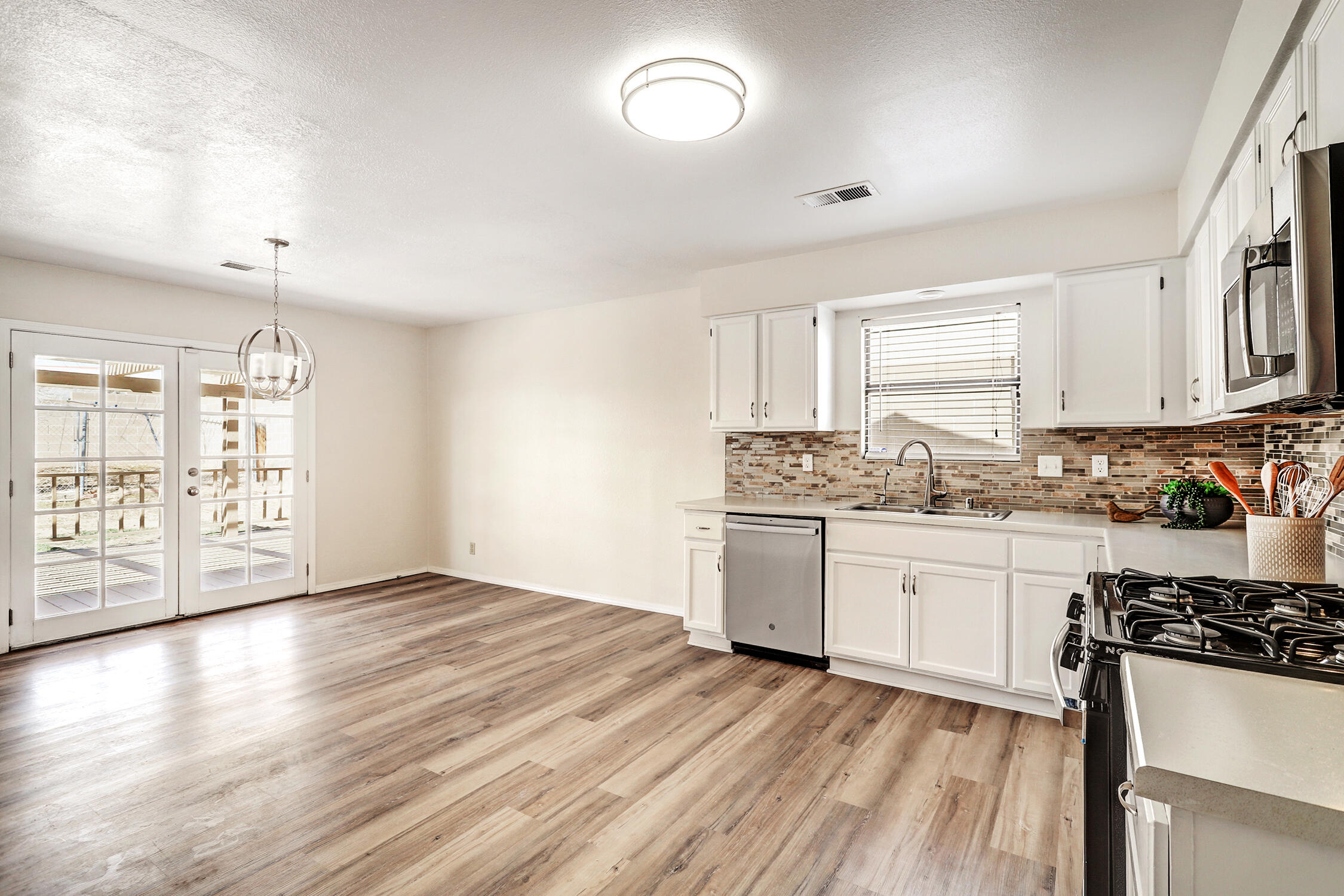 1937 CLEARWATER Loop NE