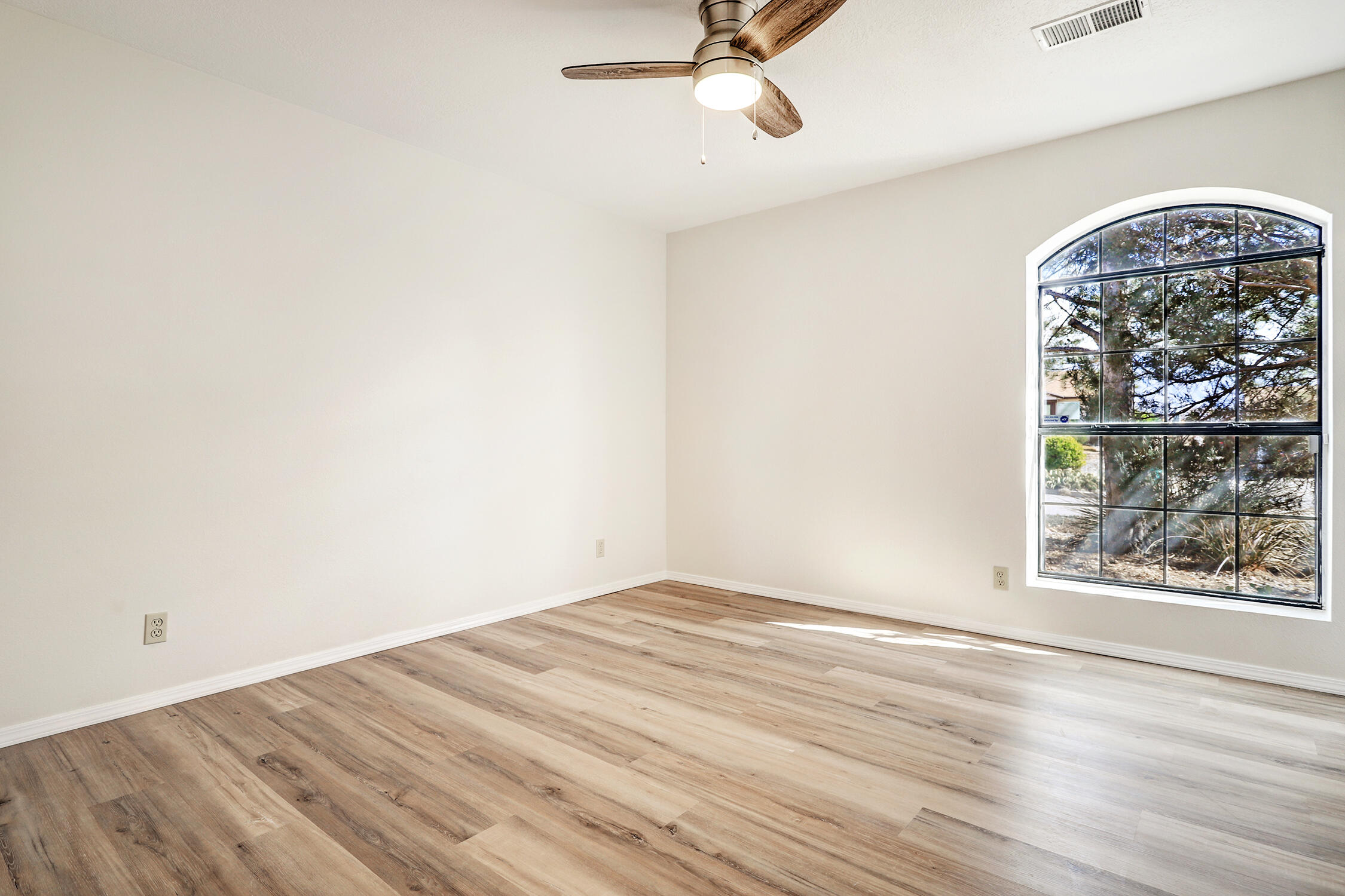 1937 CLEARWATER Loop NE