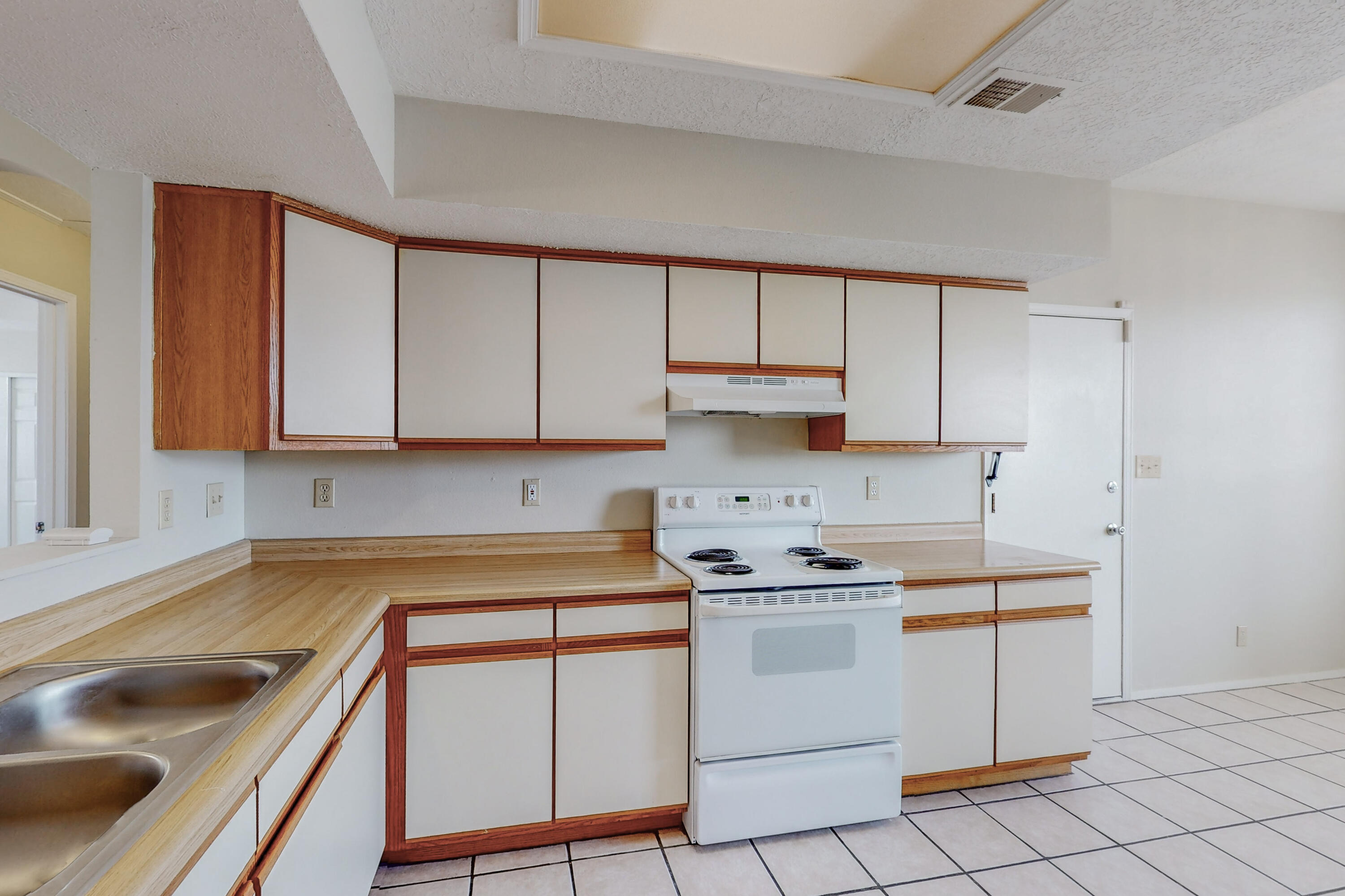 4628 Rockaway Loop NE