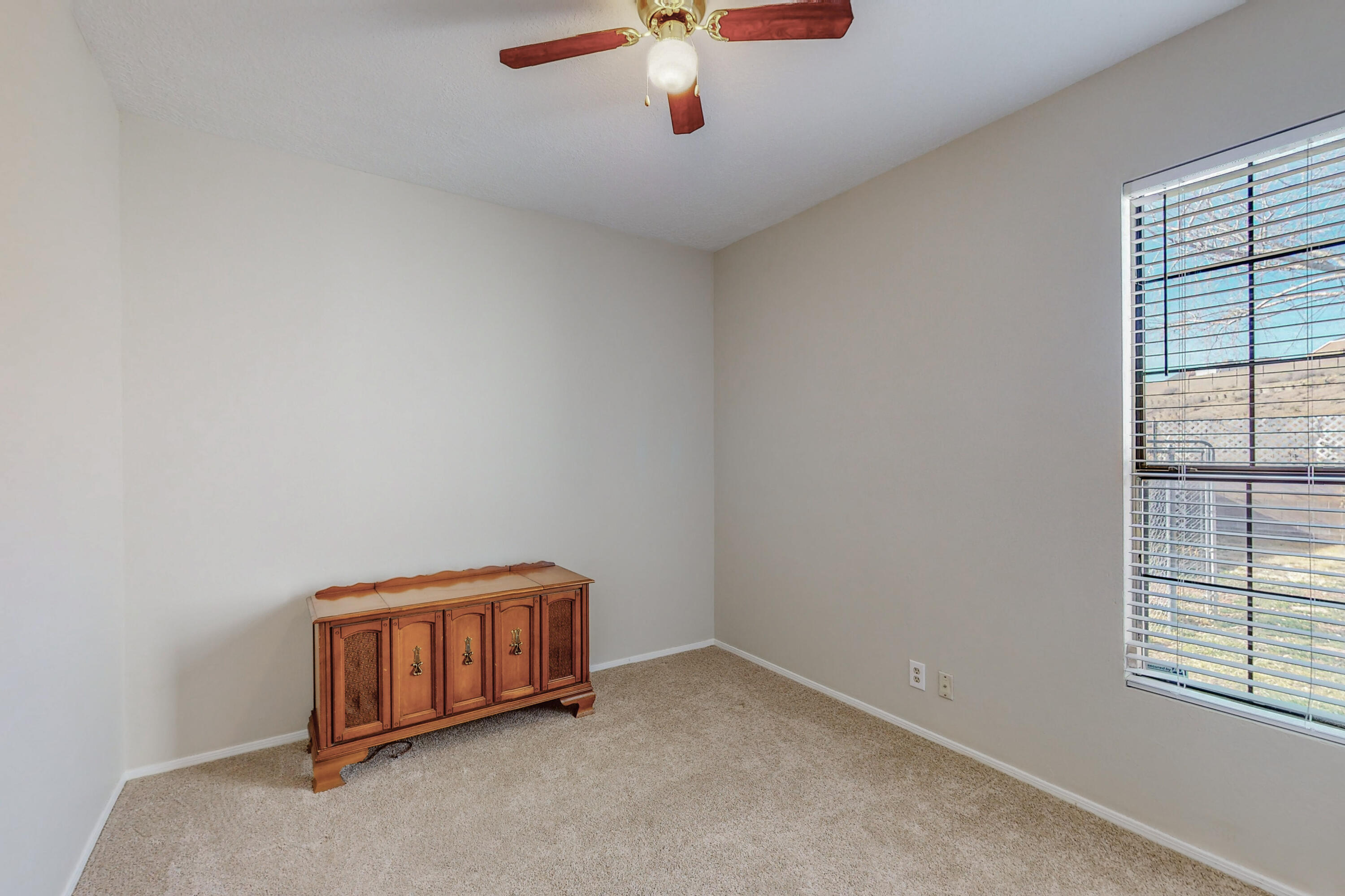 4628 Rockaway Loop NE