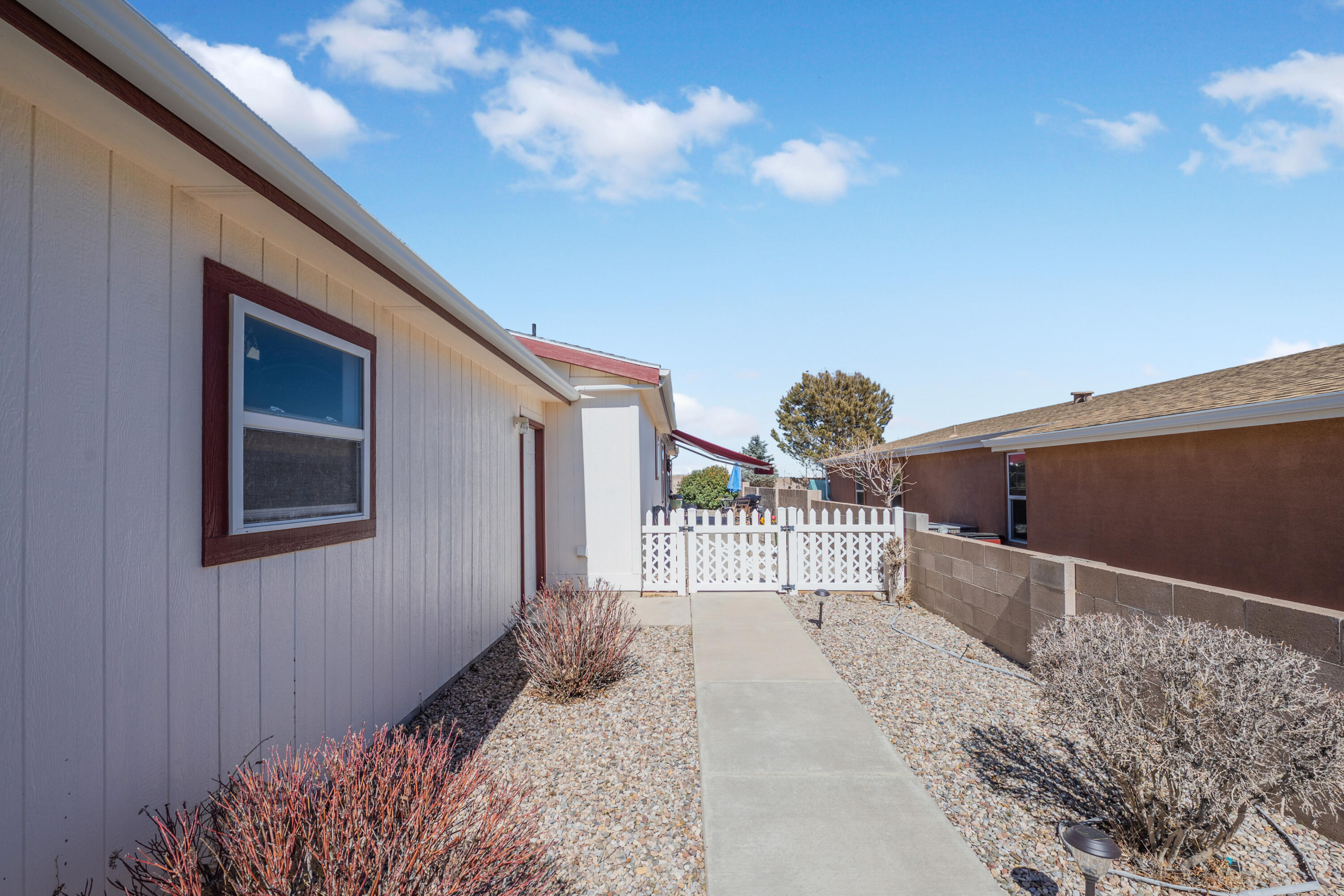 150 SUNRISE BLUFFS Drive