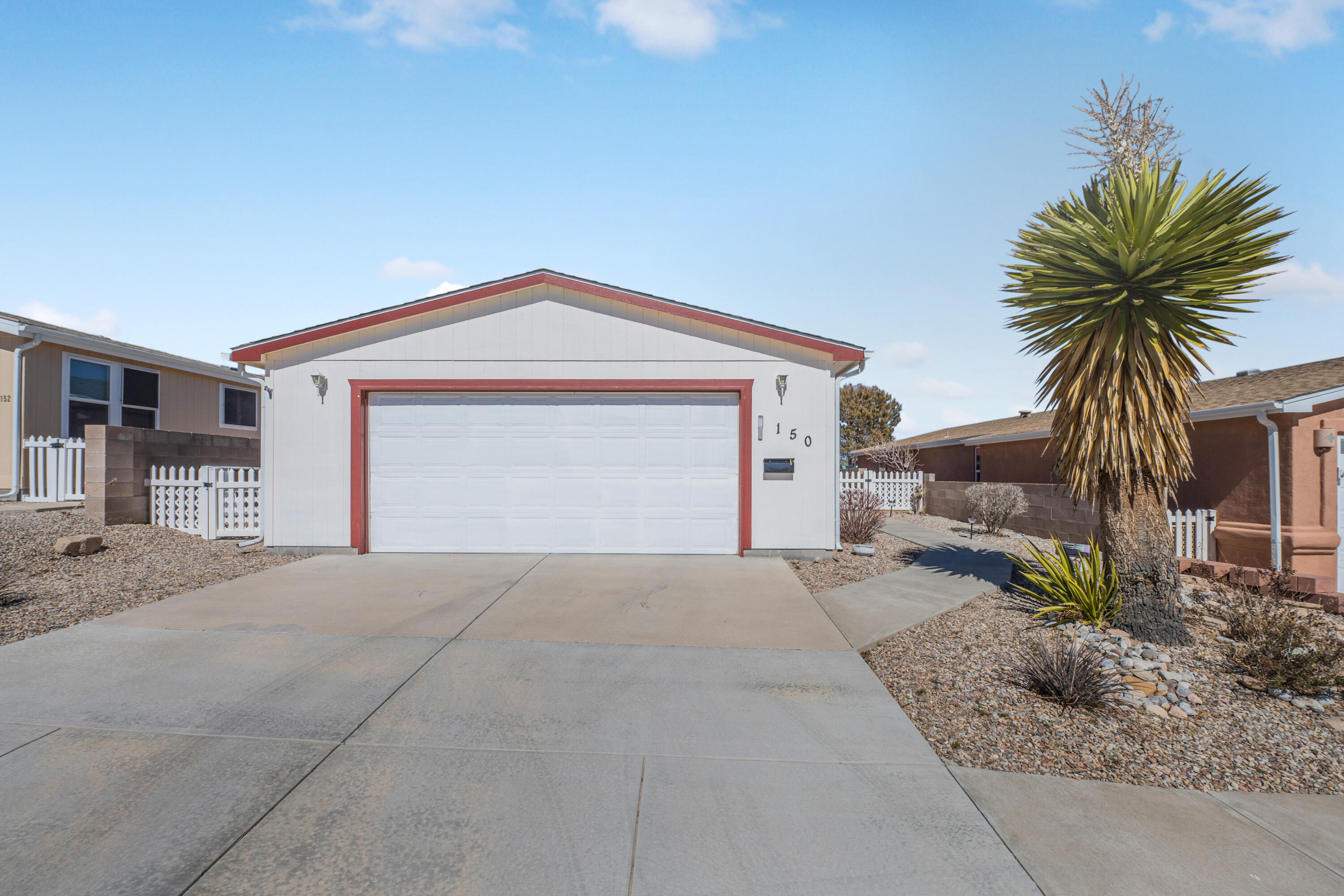 150 SUNRISE BLUFFS Drive