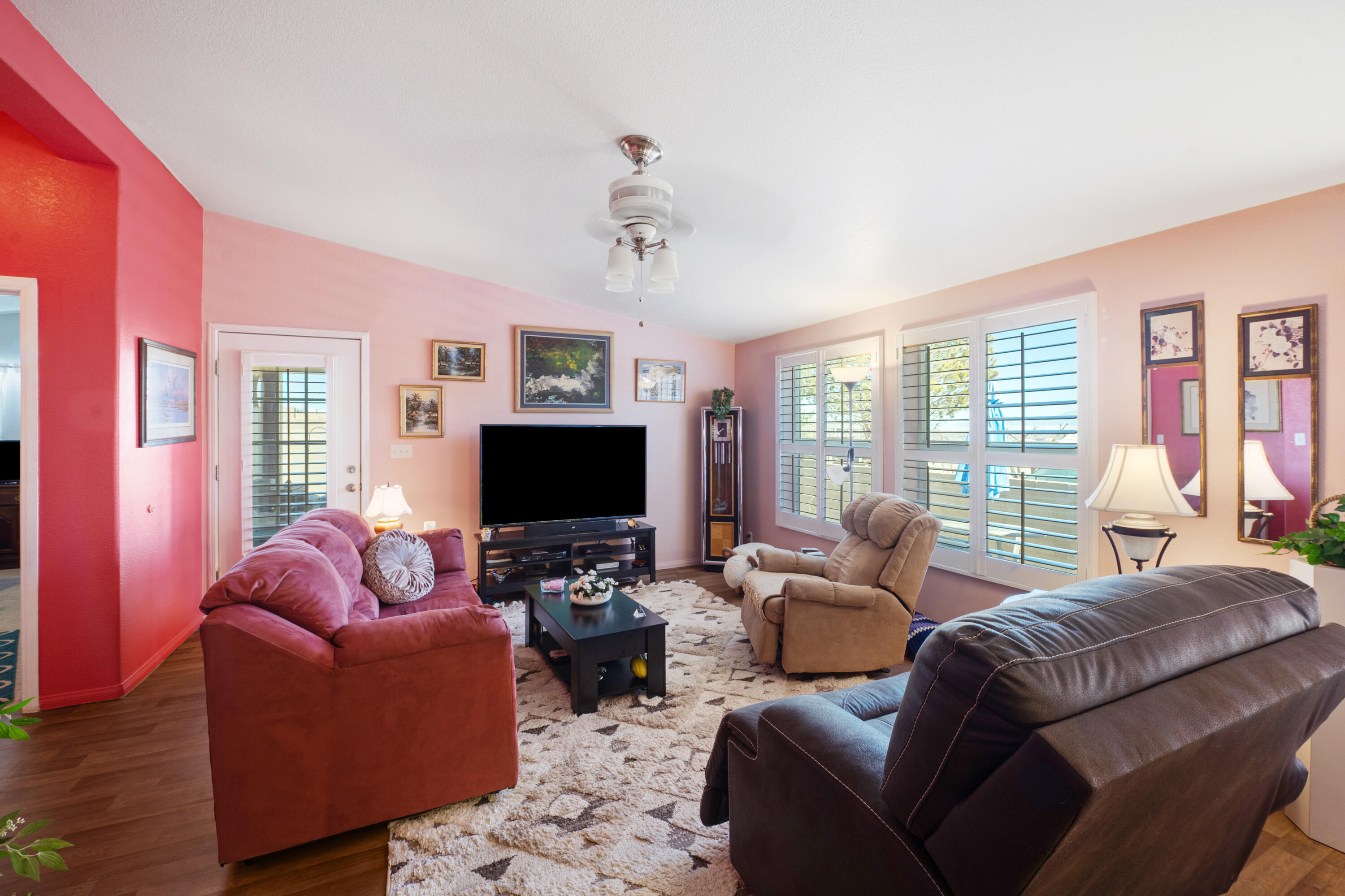 150 SUNRISE BLUFFS Drive