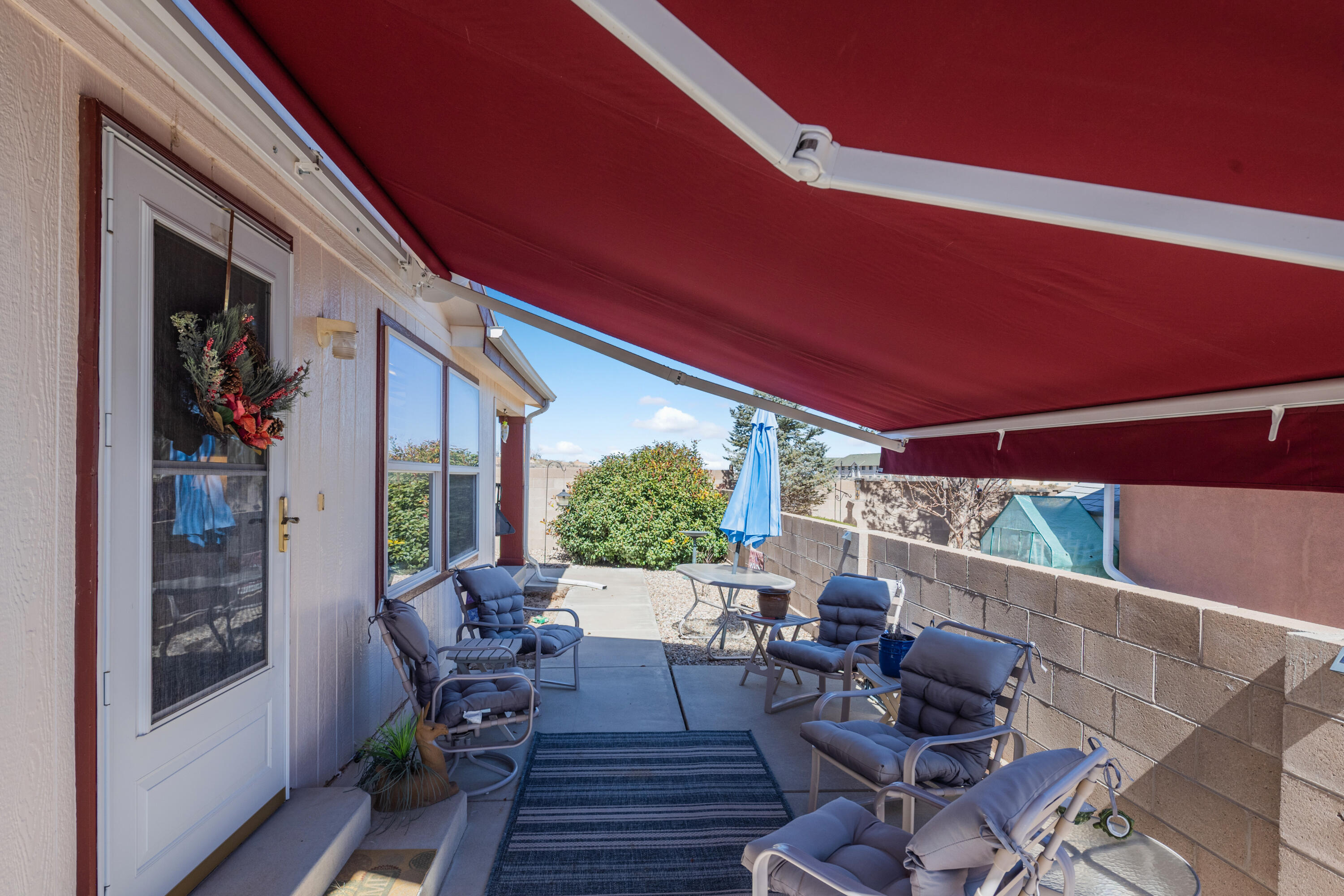 150 SUNRISE BLUFFS Drive