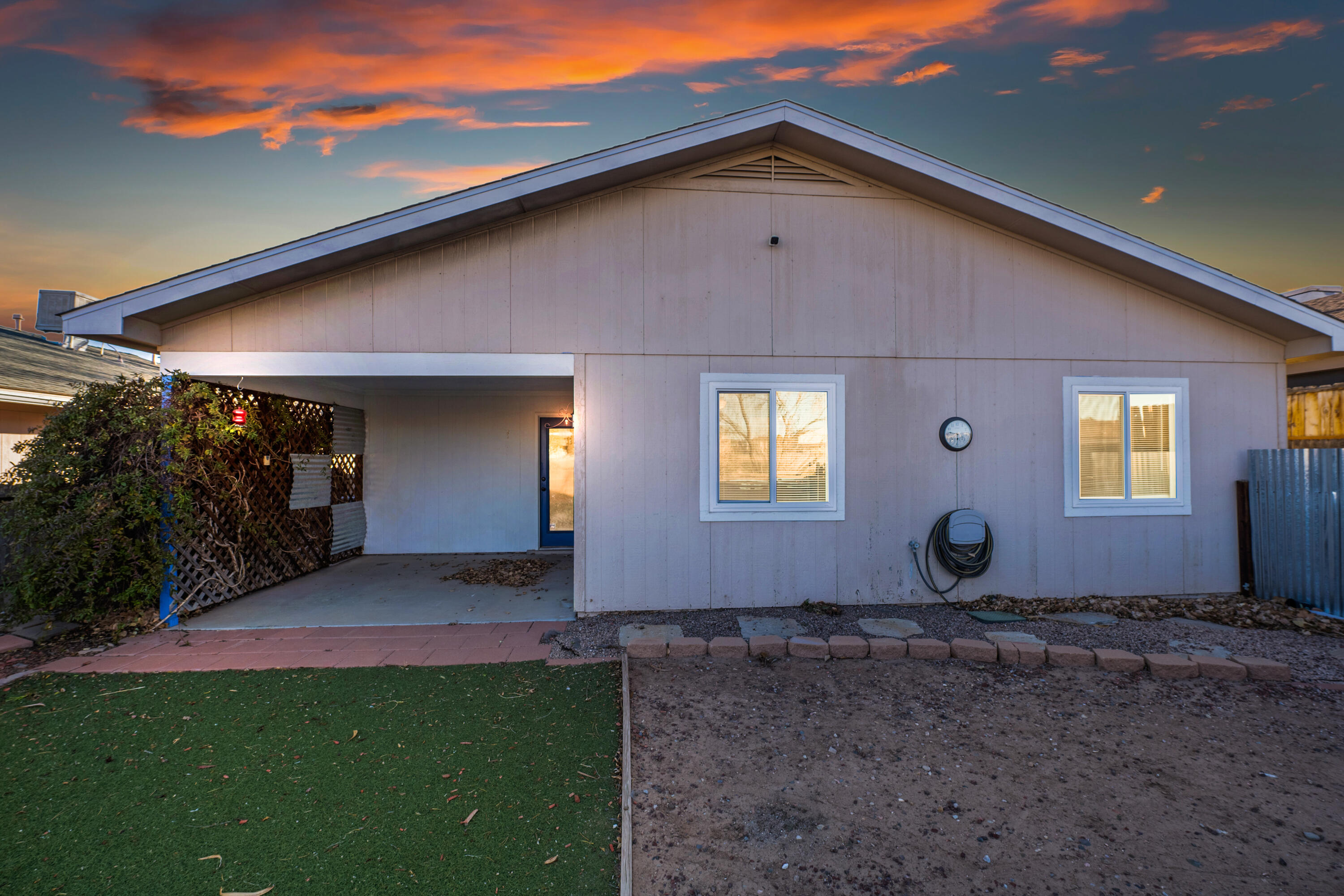 621 SANTA FE MEADOWS Drive NE
