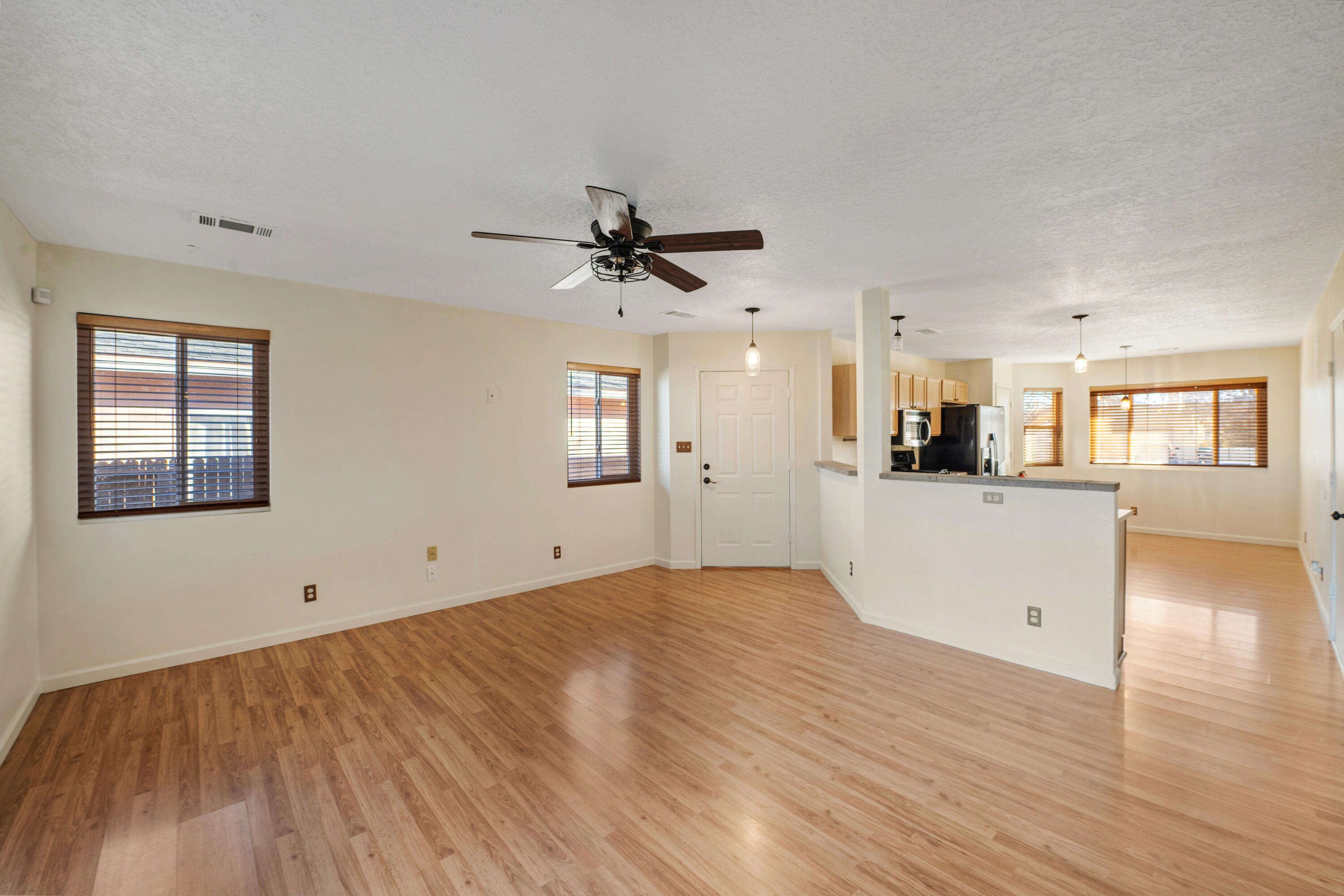 621 SANTA FE MEADOWS Drive NE