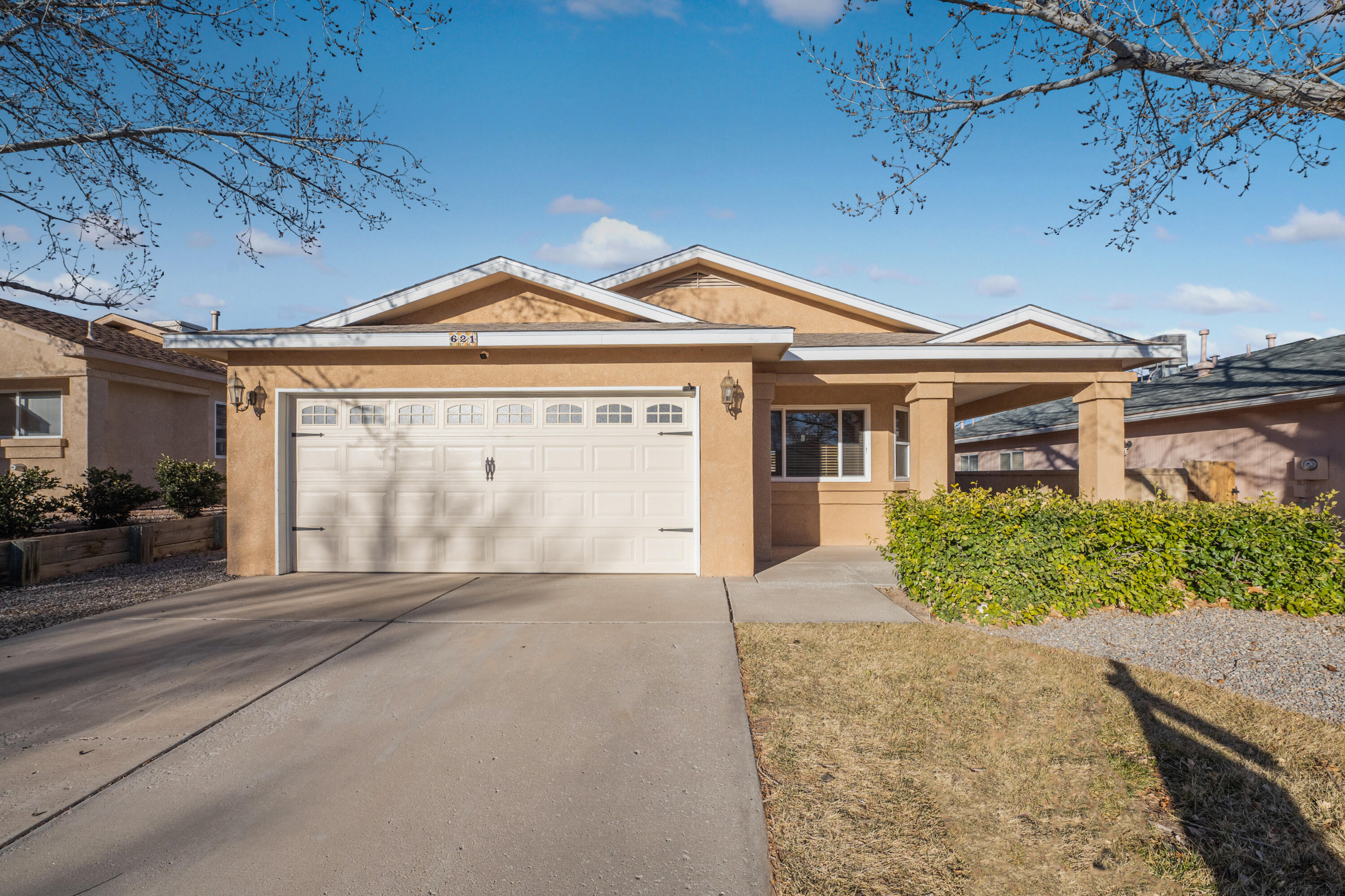 621 SANTA FE MEADOWS Drive NE