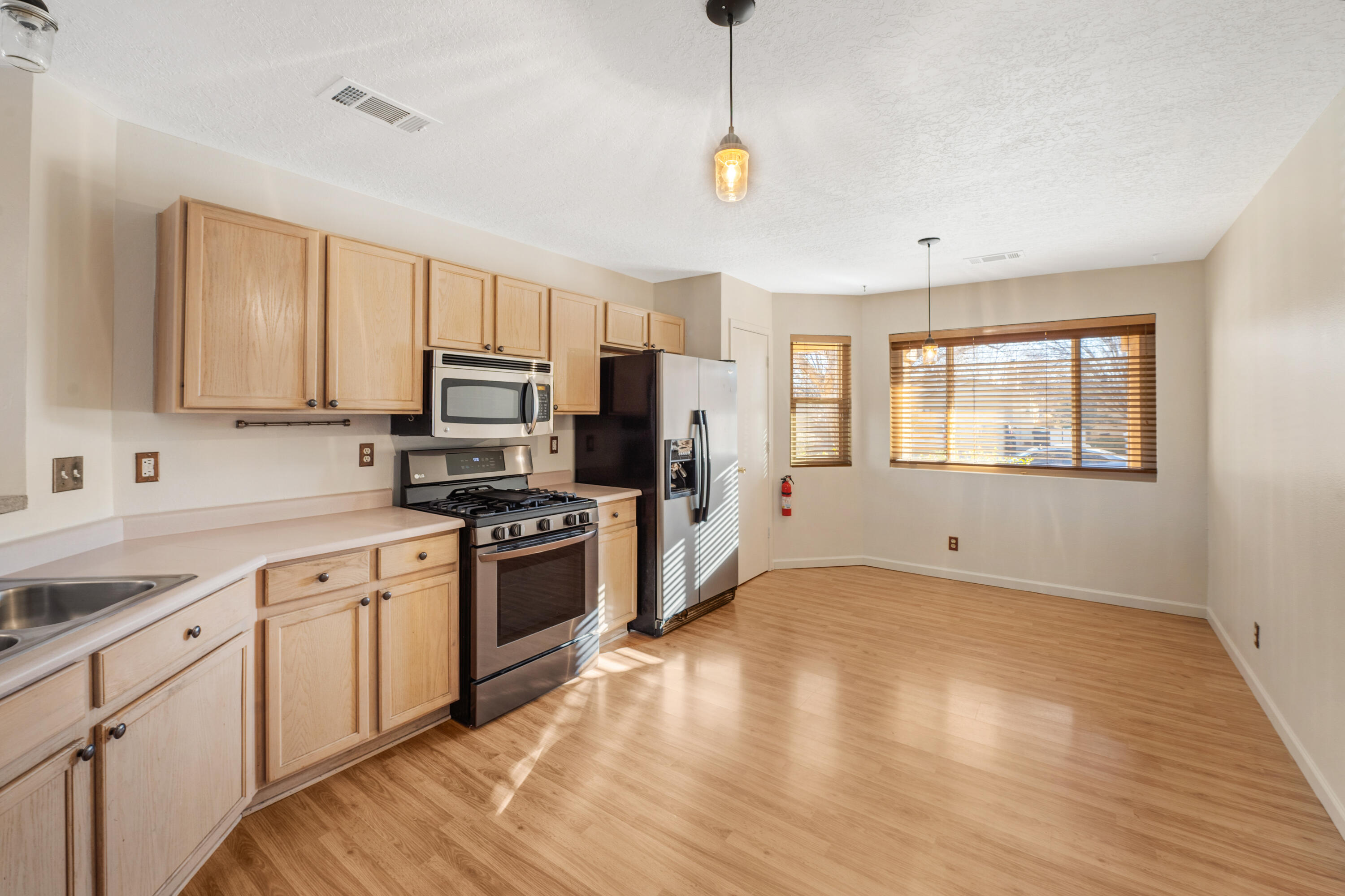 621 SANTA FE MEADOWS Drive NE