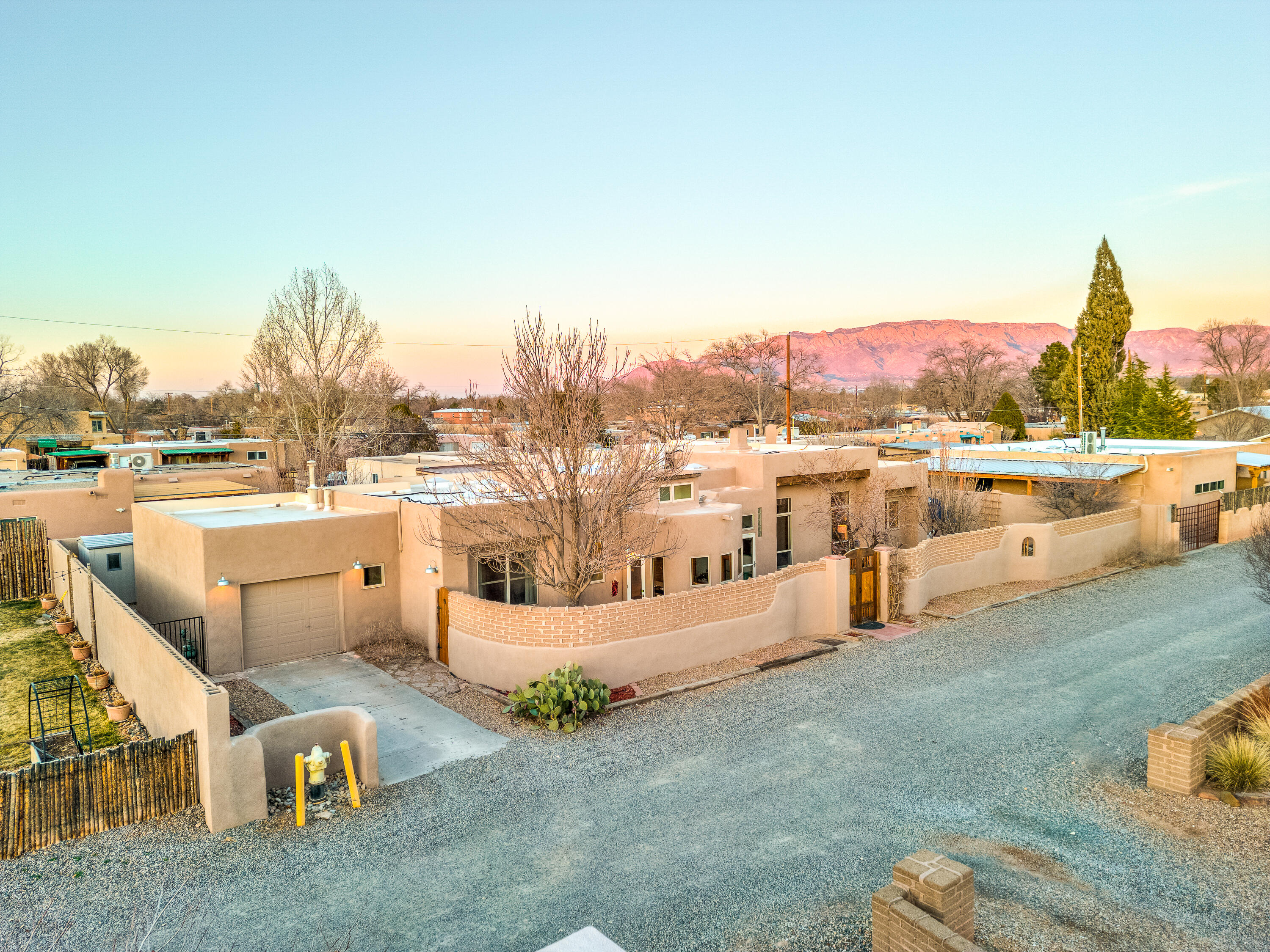 5118 Guadalupe Trail NW