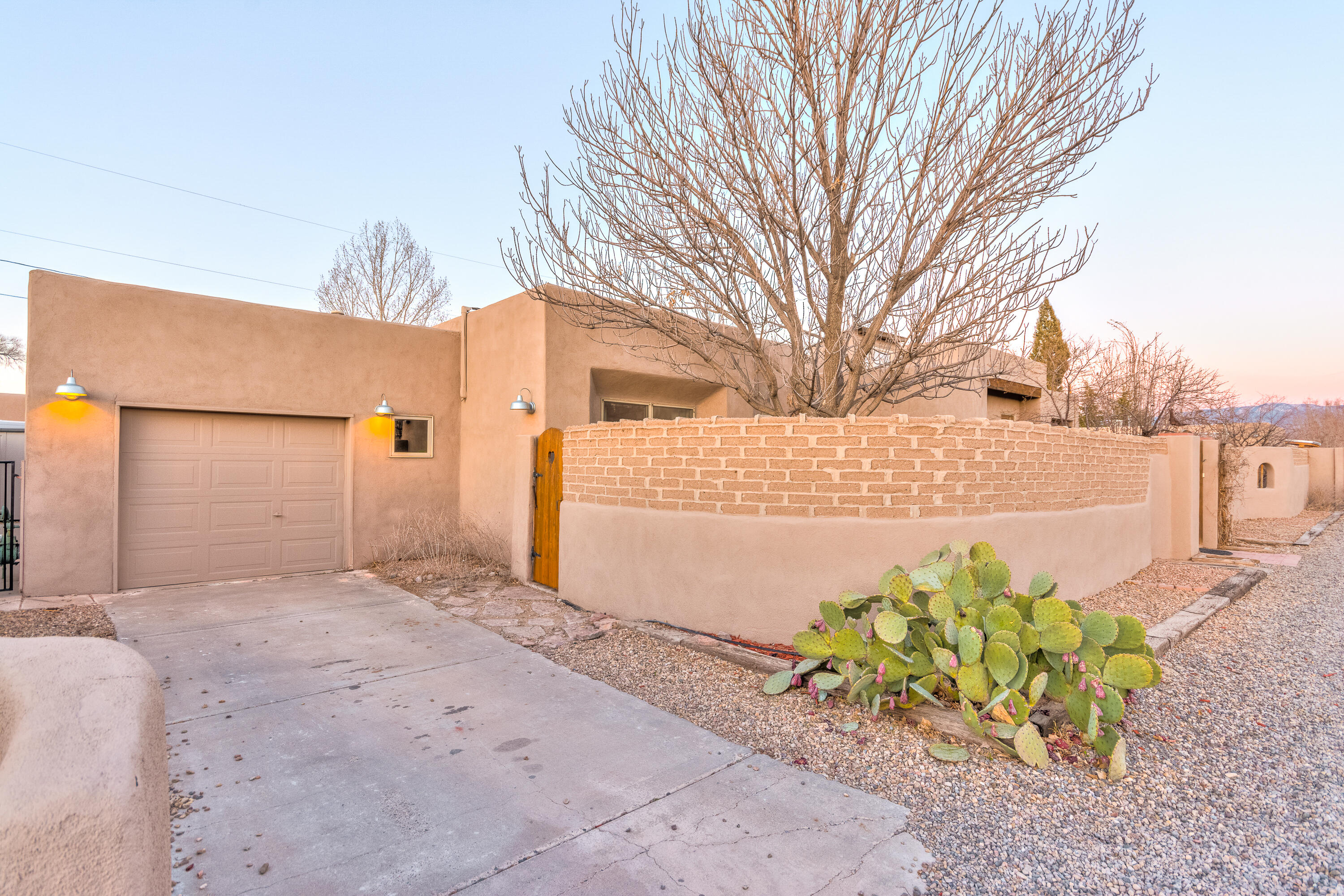 5118 Guadalupe Trail NW