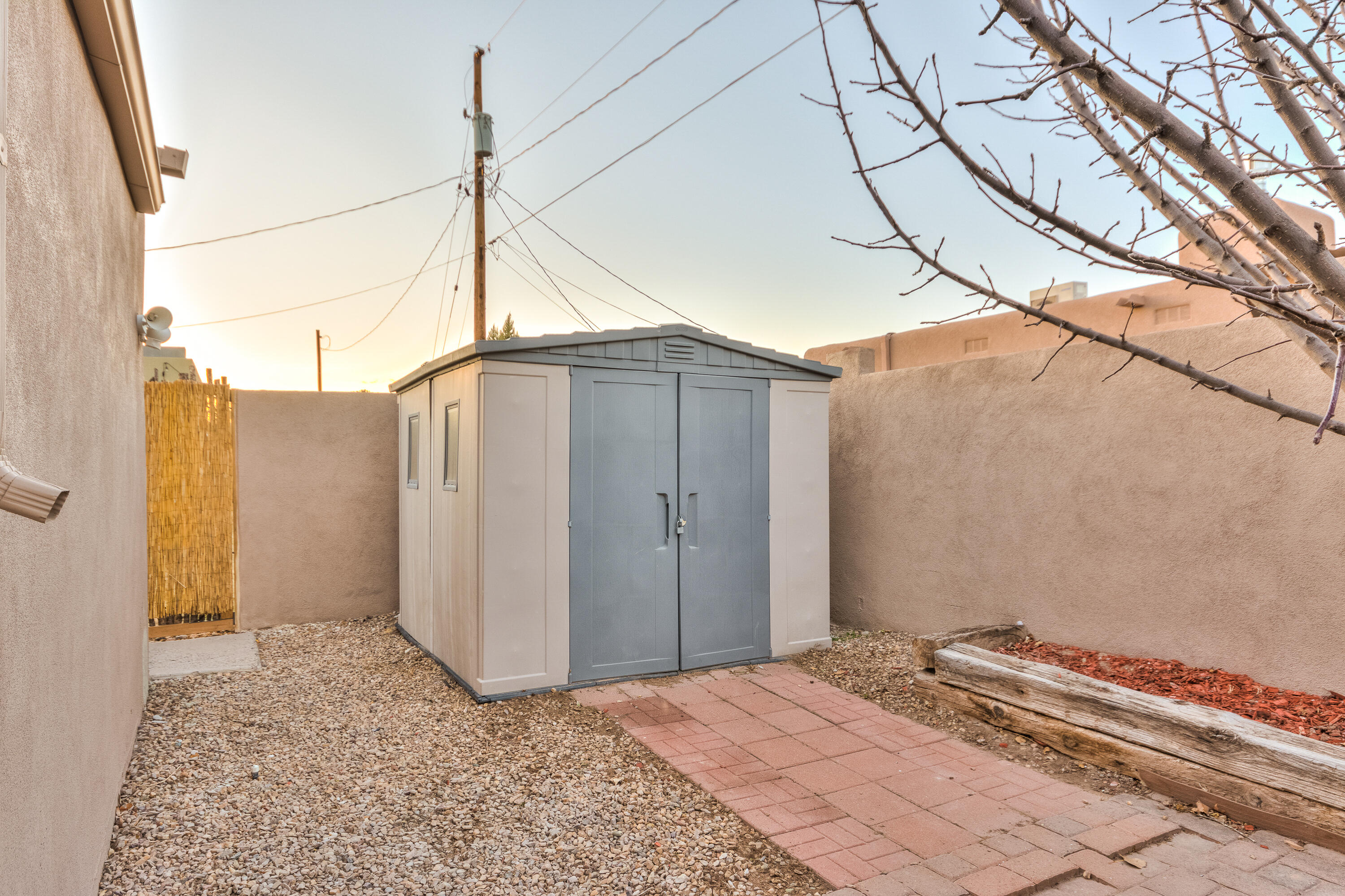 5118 Guadalupe Trail NW