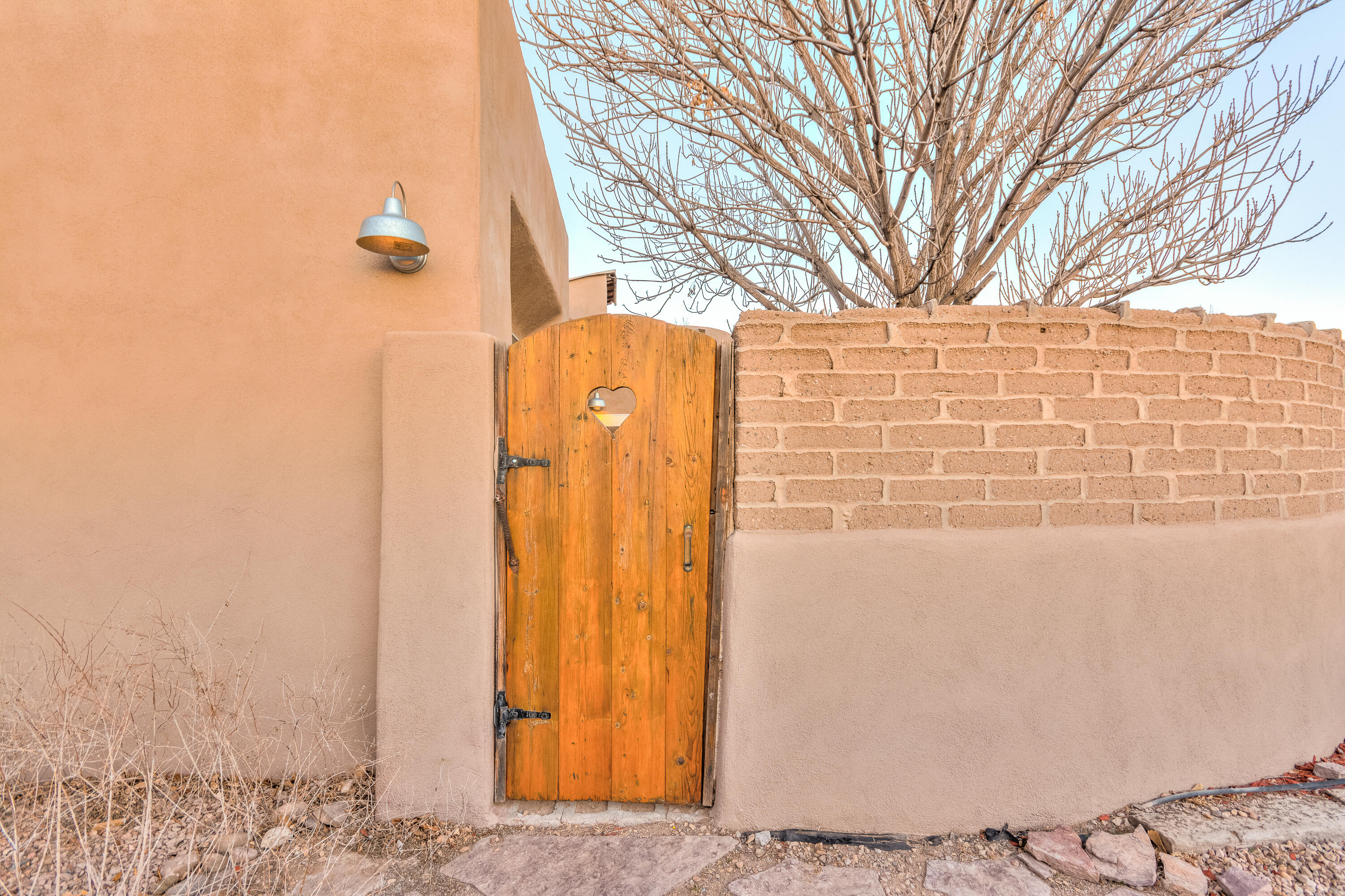 5118 Guadalupe Trail NW