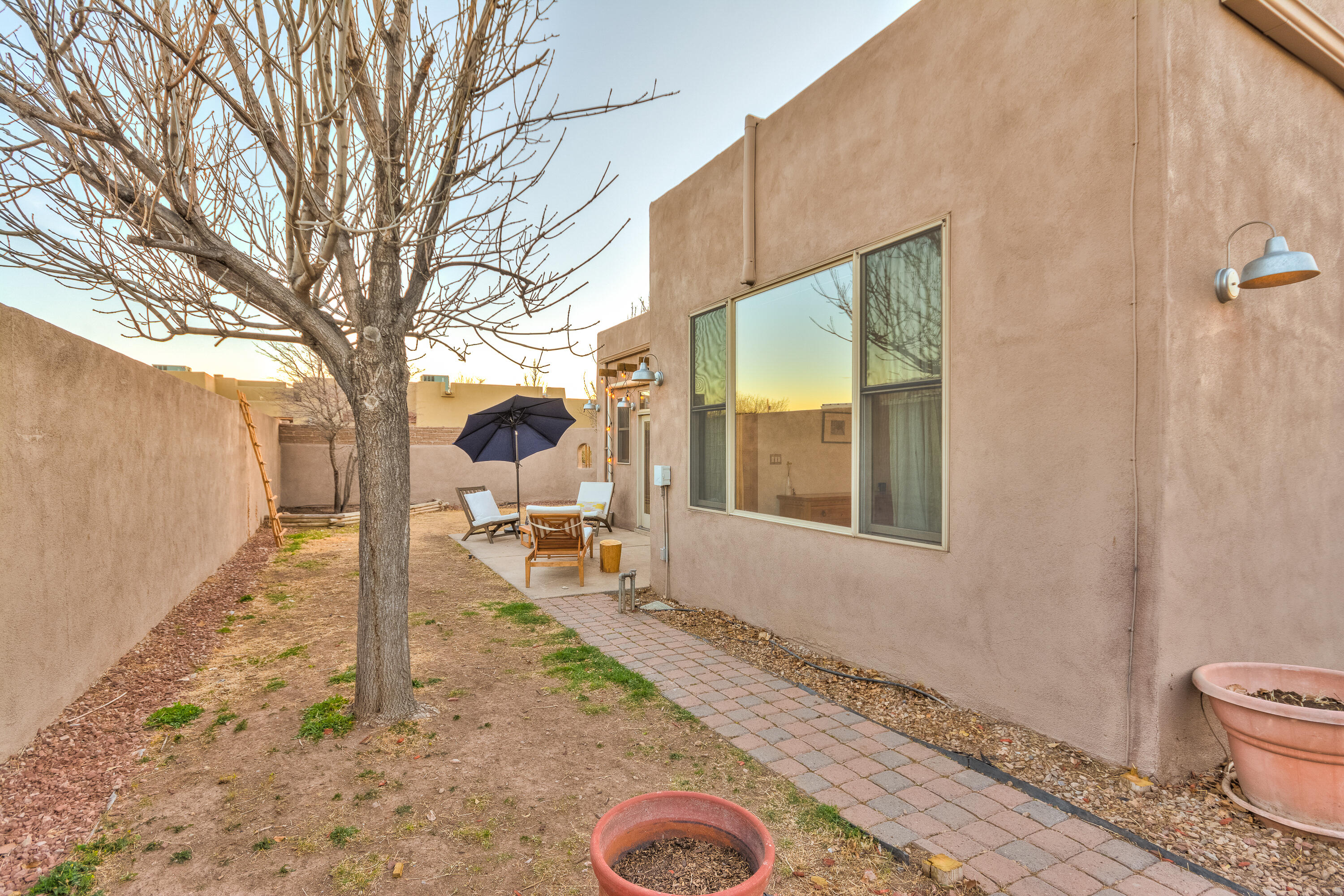 5118 Guadalupe Trail NW