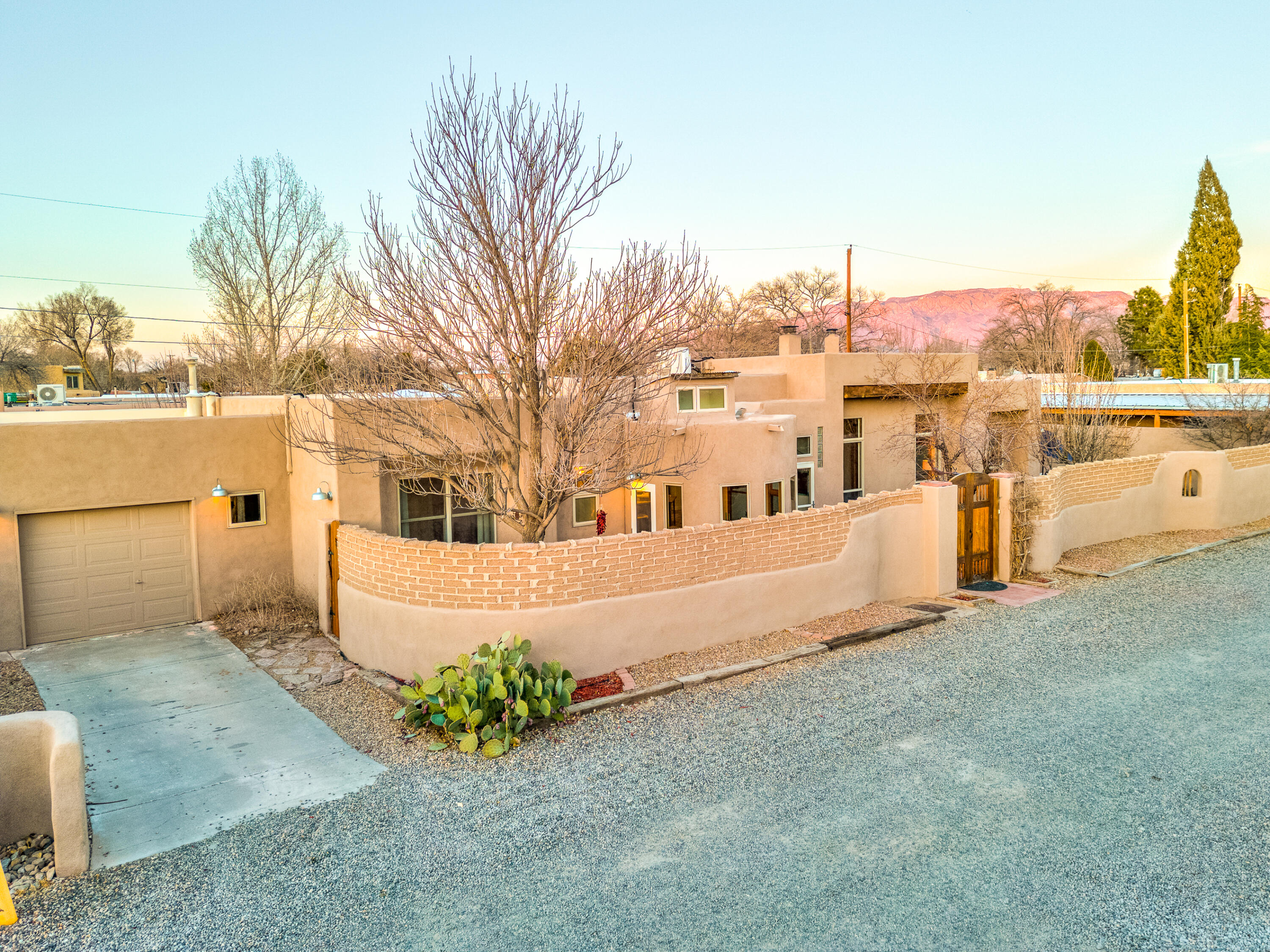 5118 Guadalupe Trail NW