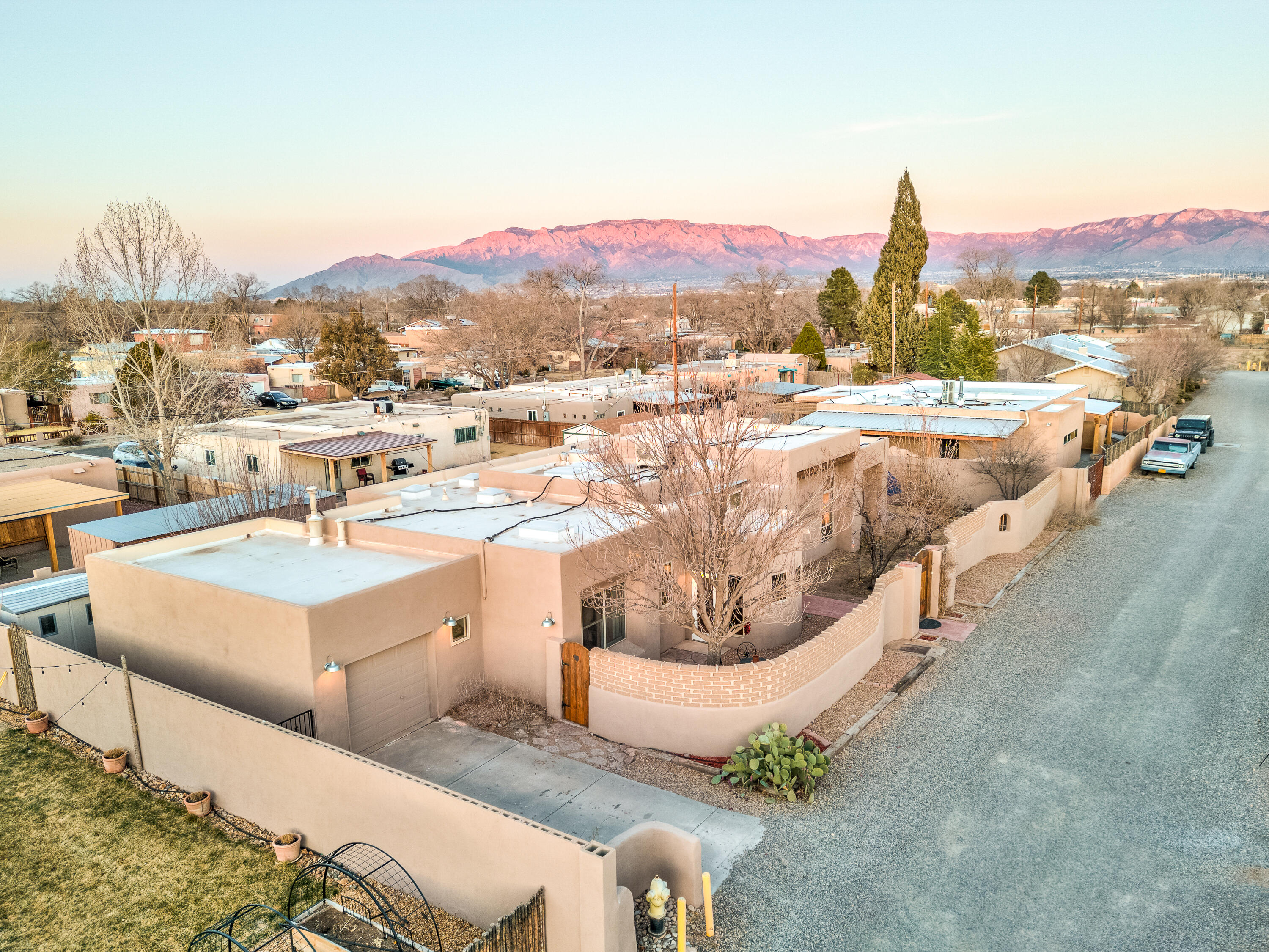5118 Guadalupe Trail NW