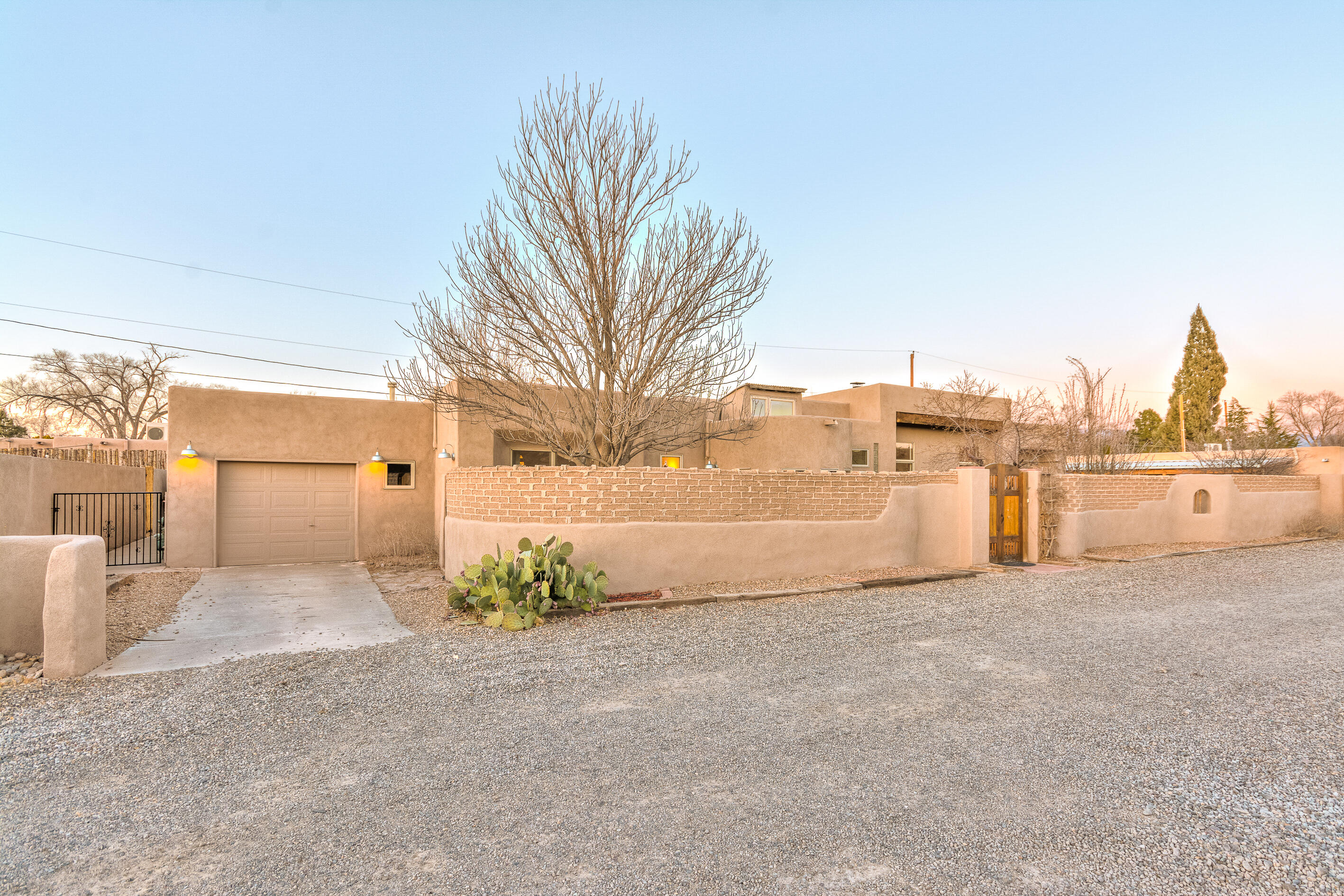 5118 Guadalupe Trail NW
