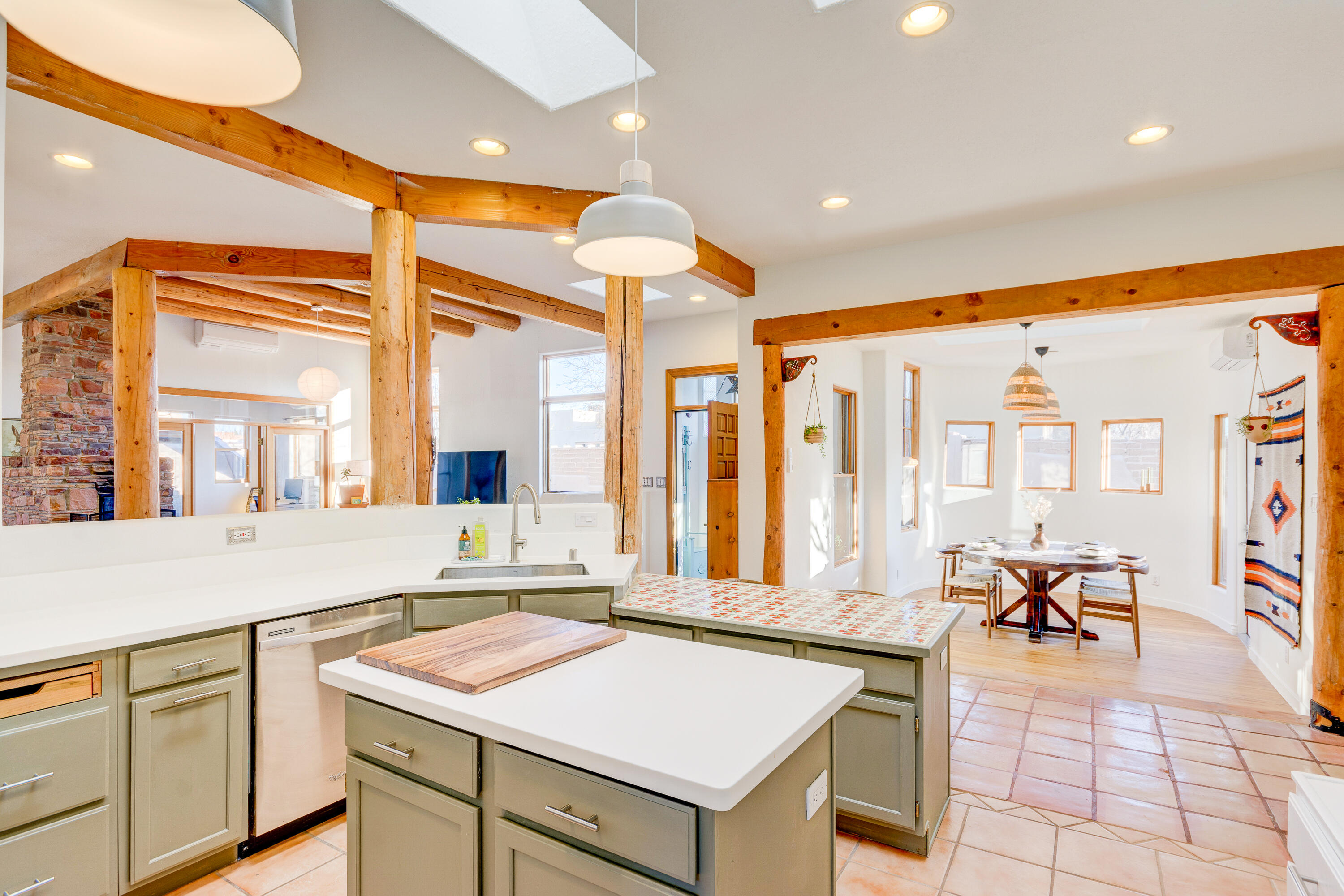 5118 Guadalupe Trail NW