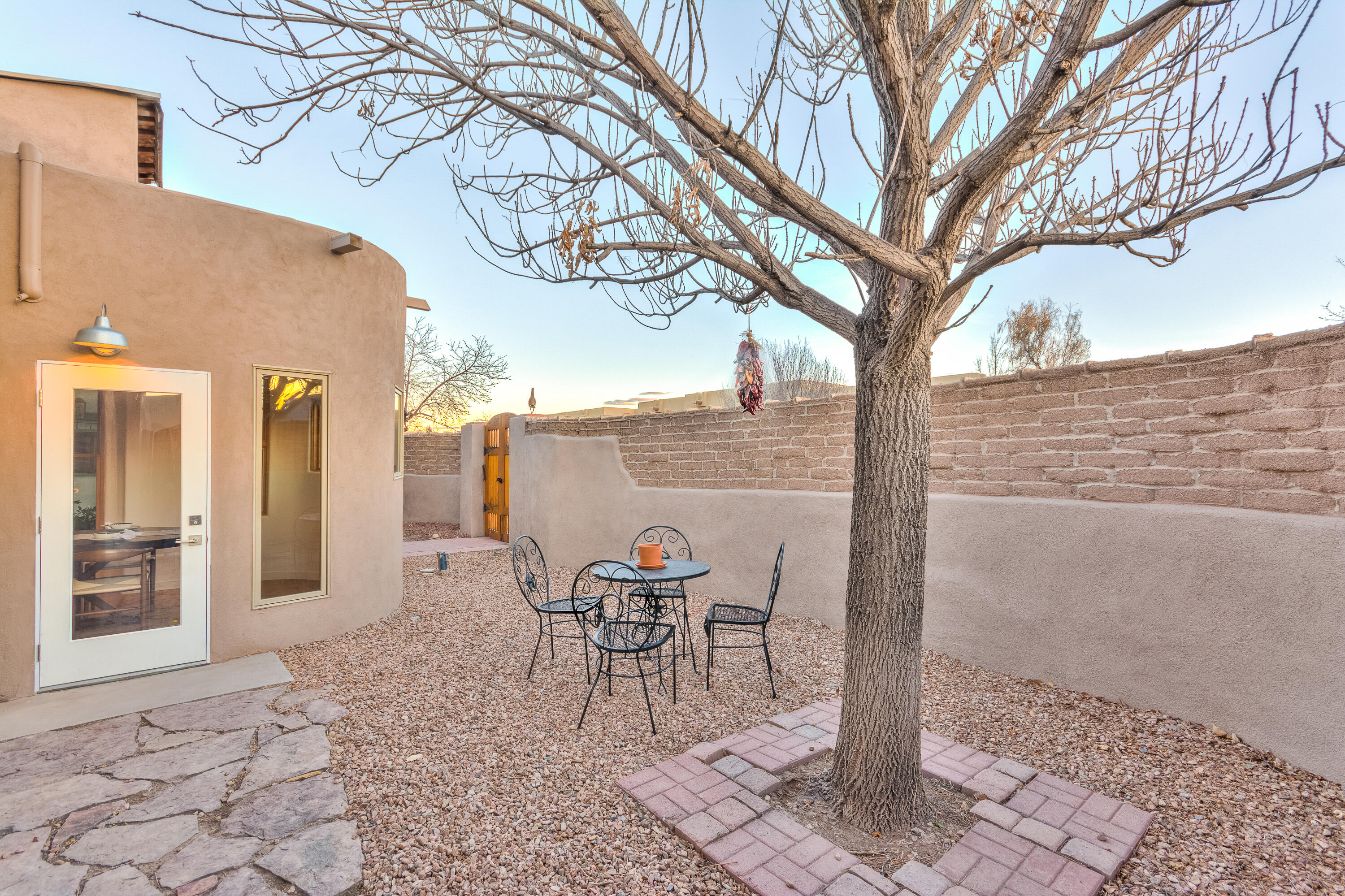 5118 Guadalupe Trail NW