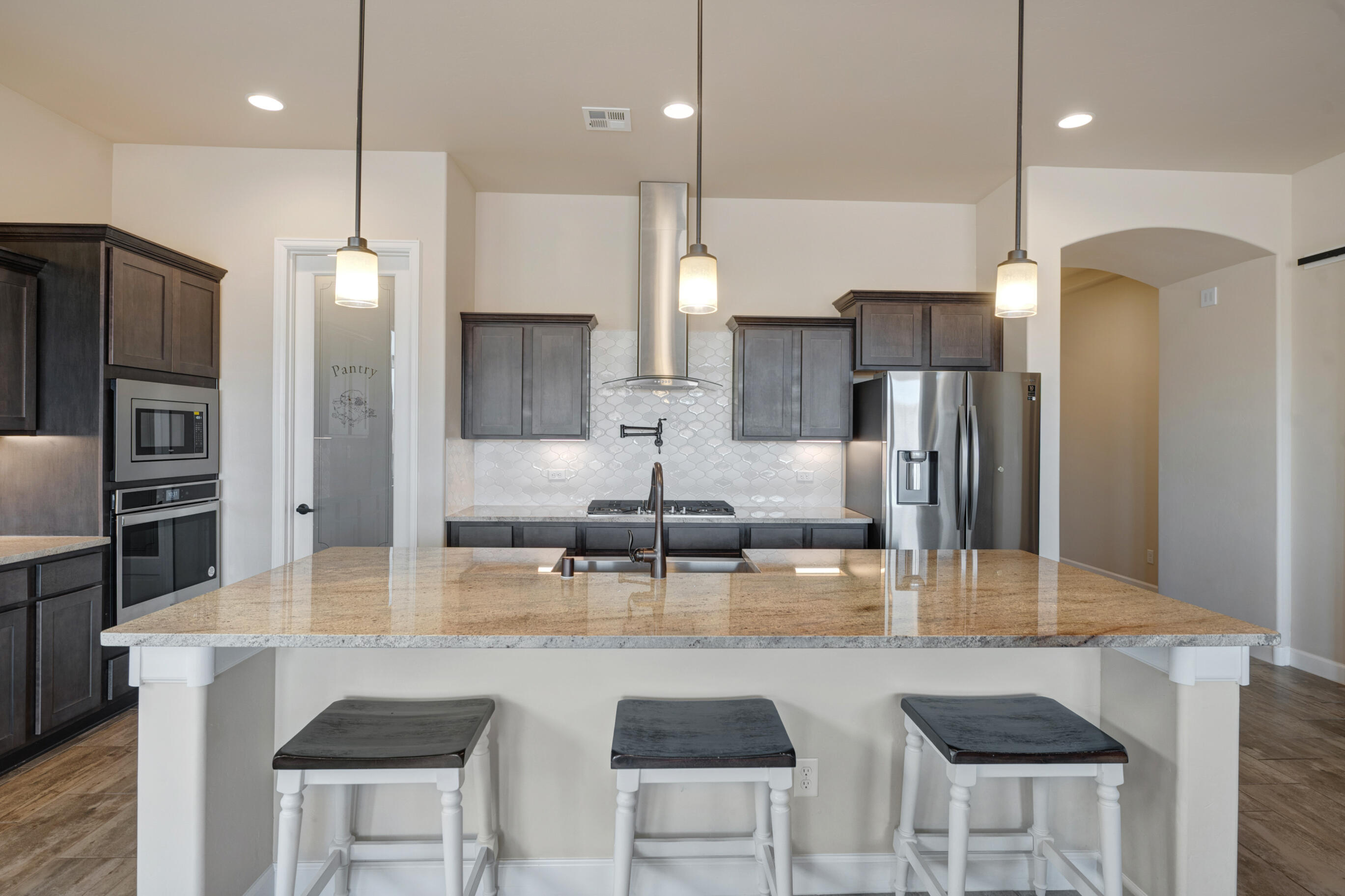 6893 CLEARY Loop NE