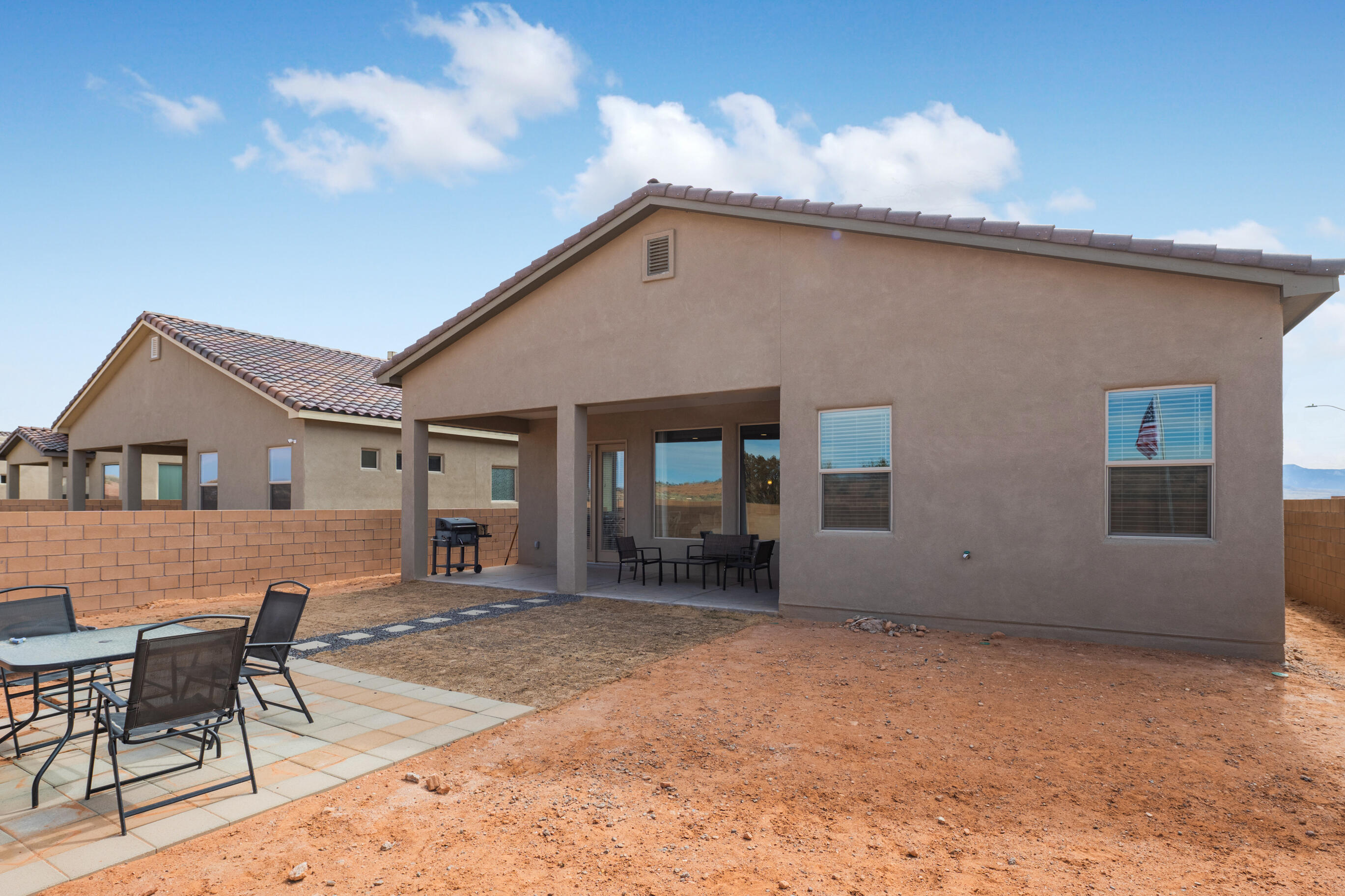 6893 CLEARY Loop NE