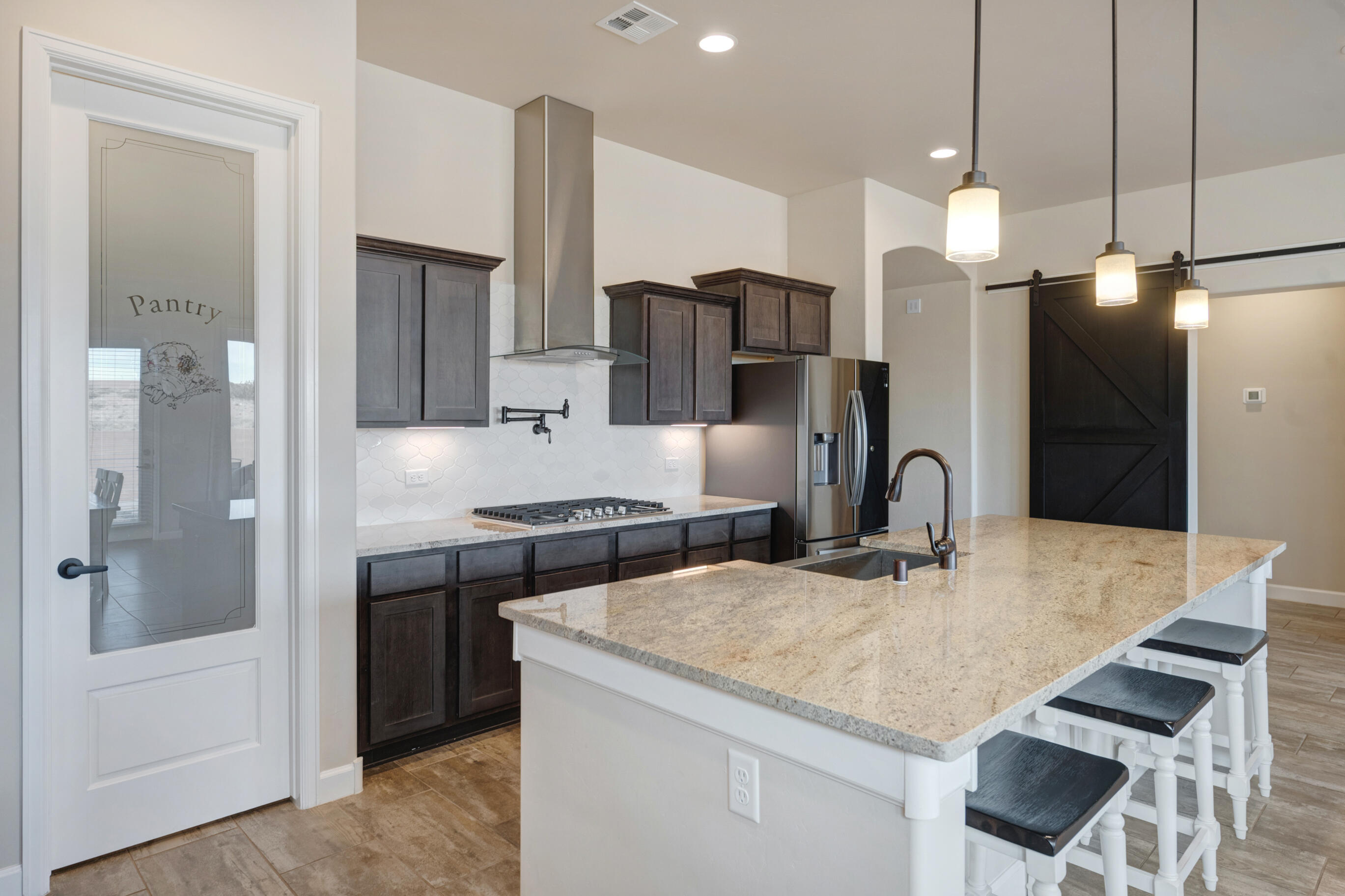 6893 CLEARY Loop NE