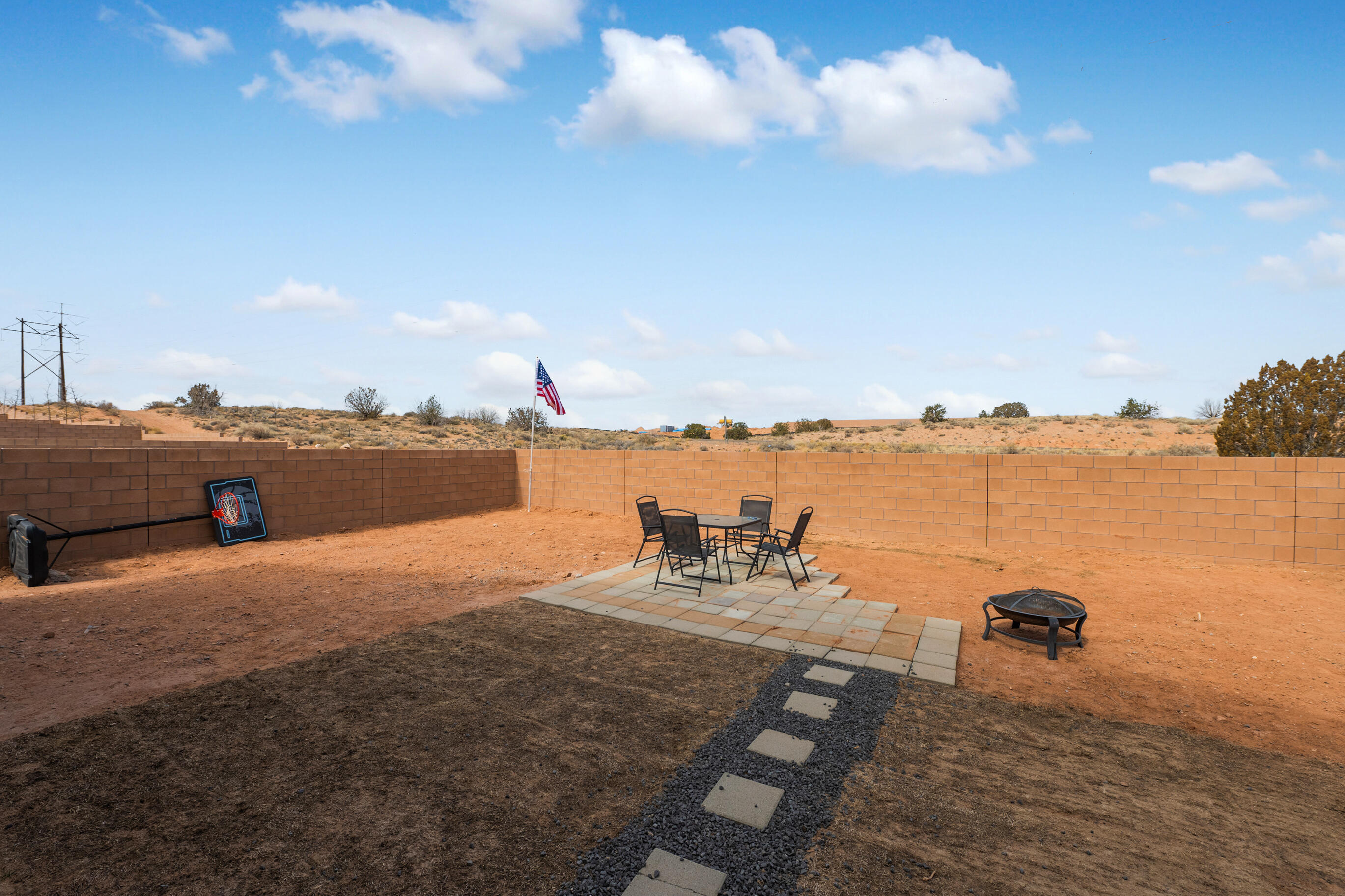 6893 CLEARY Loop NE