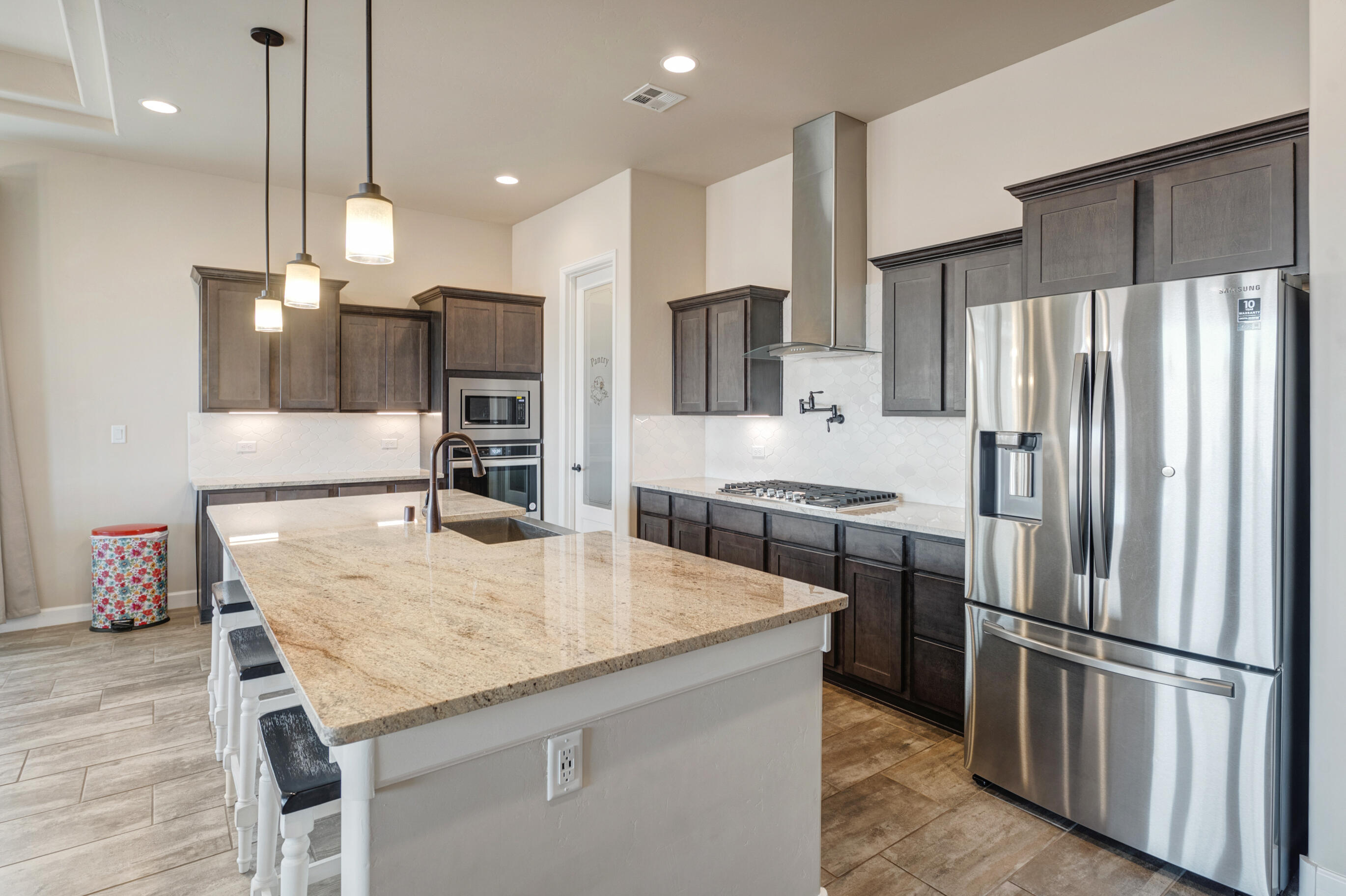 6893 CLEARY Loop NE