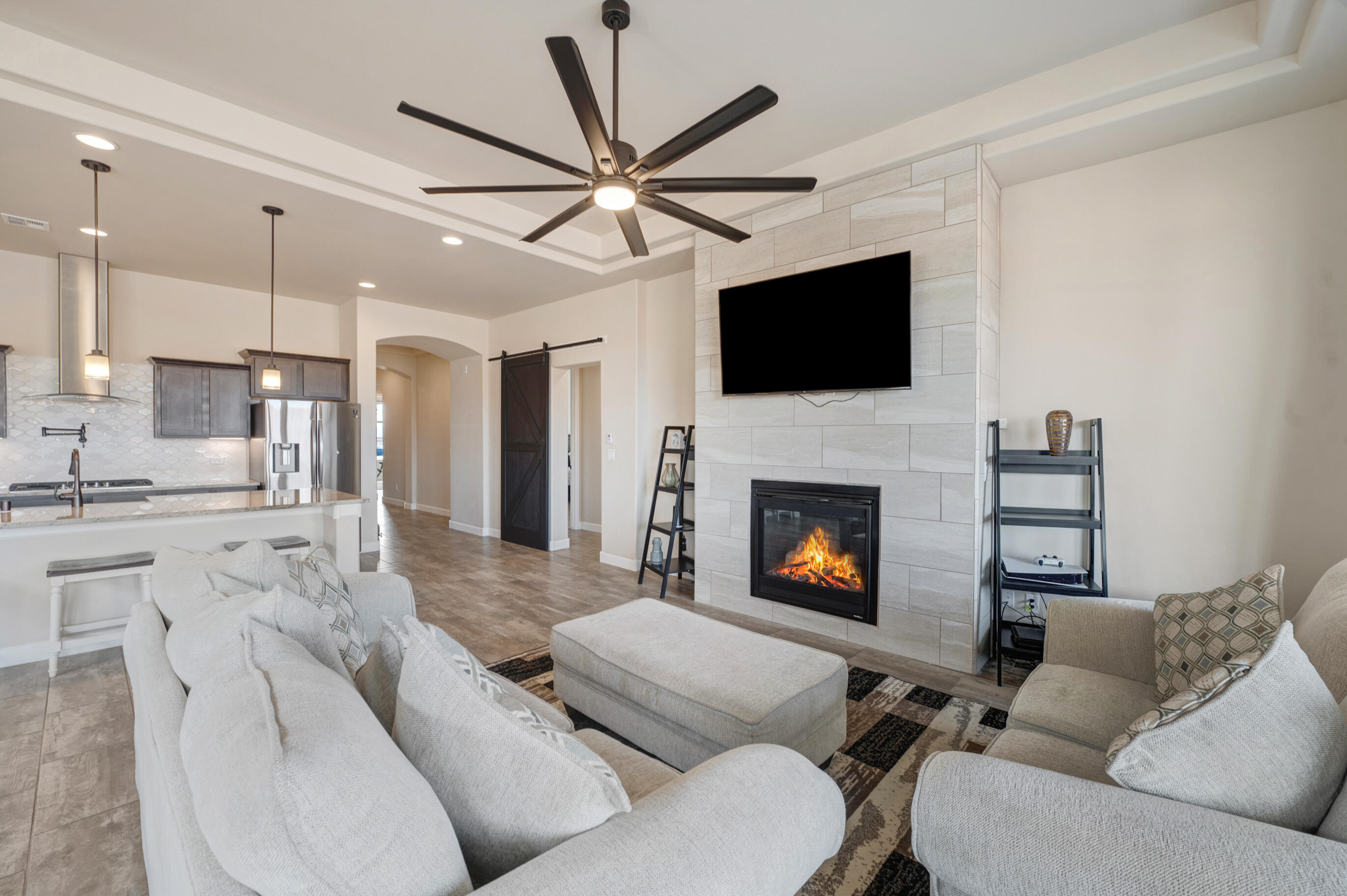 6893 CLEARY Loop NE