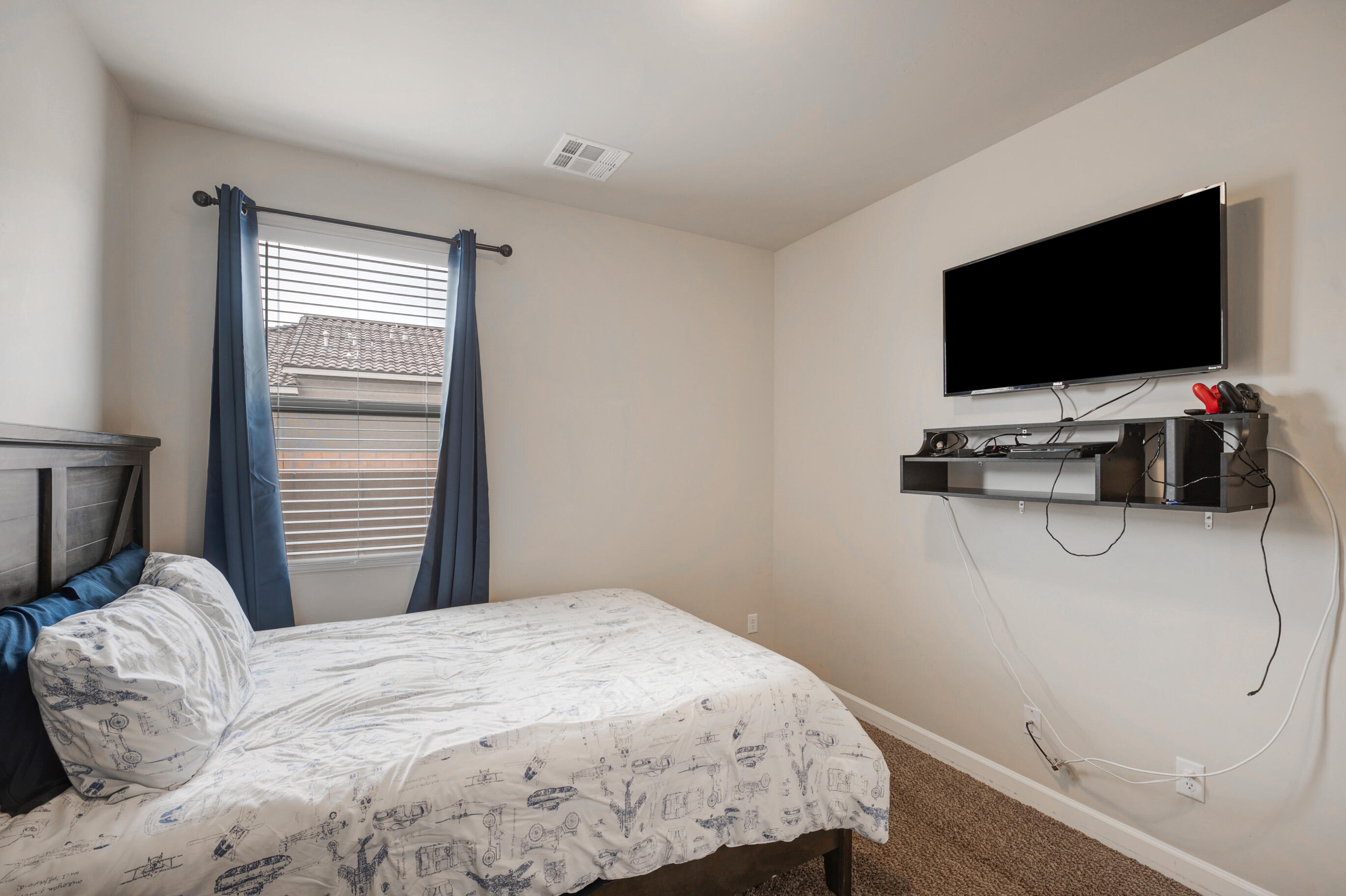 6893 CLEARY Loop NE