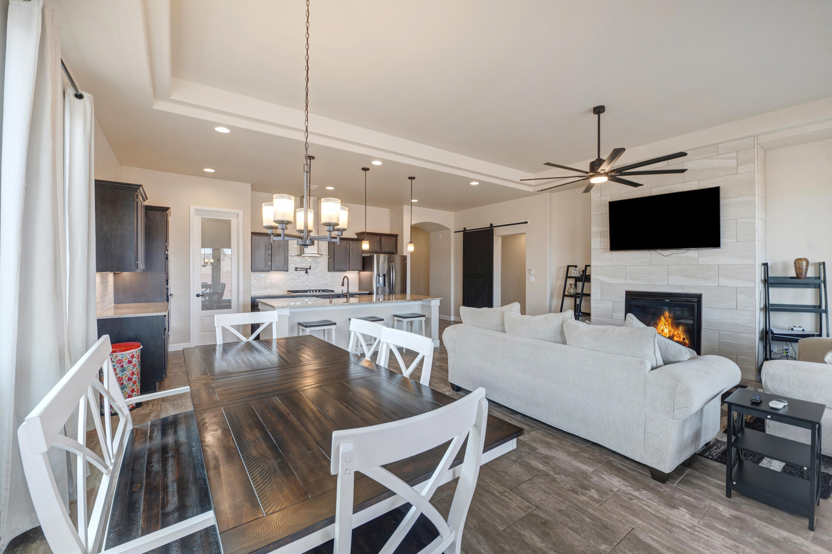6893 CLEARY Loop NE