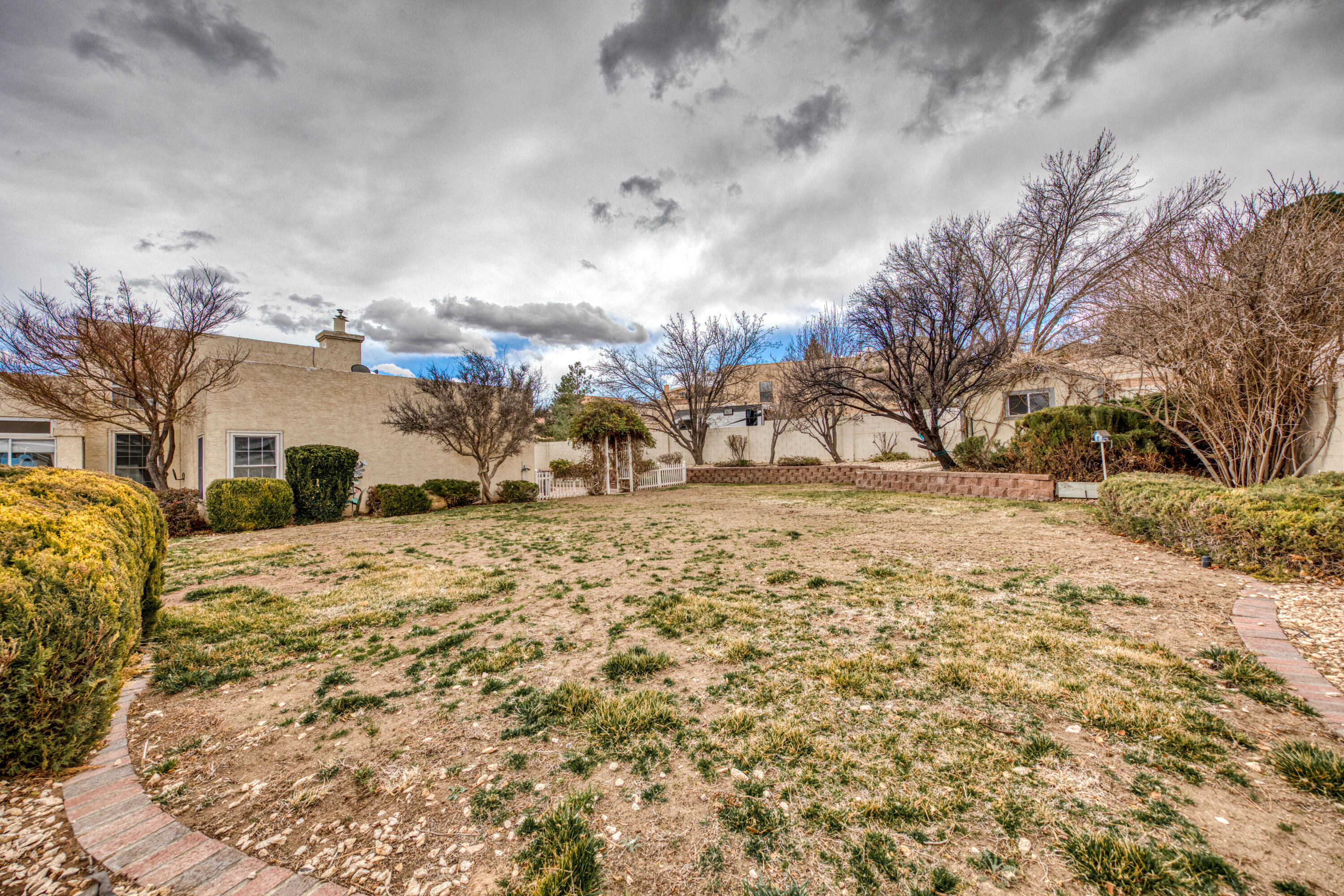 4405 SOMBRA Place NW