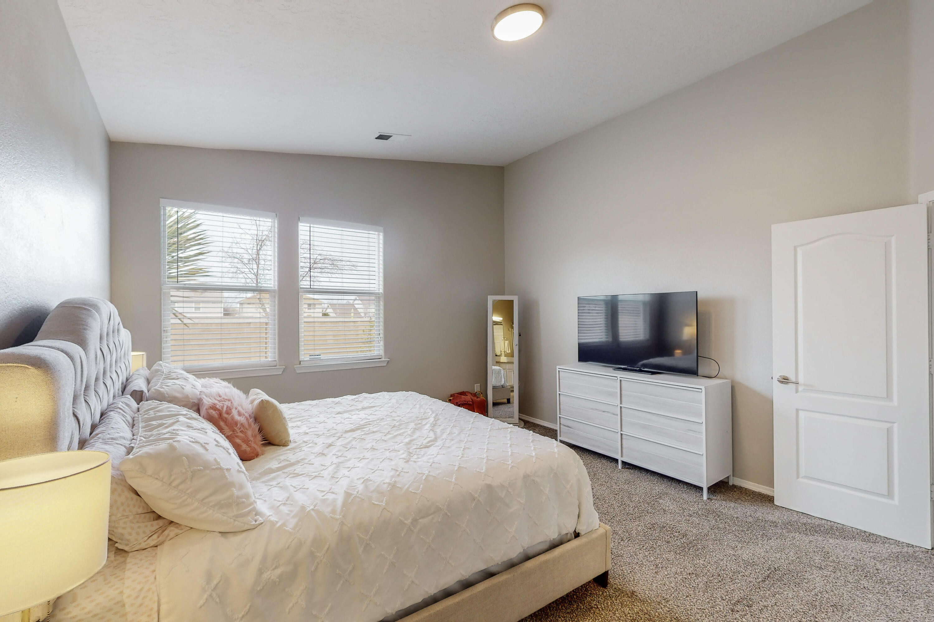 7215 WILLIAMSBURG Road NW