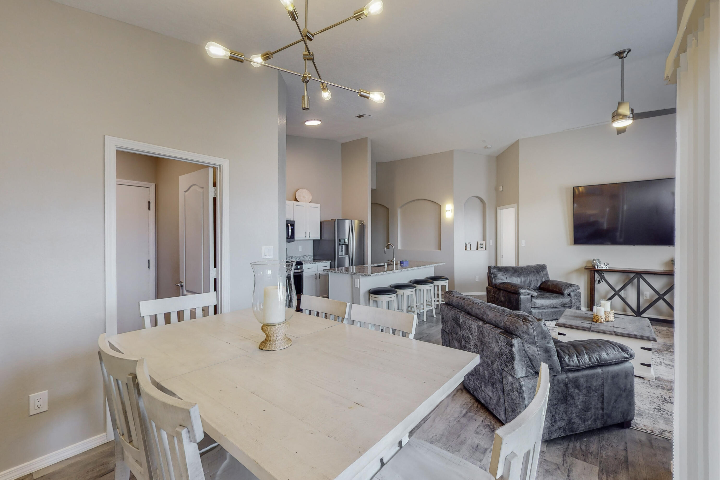 7215 WILLIAMSBURG Road NW