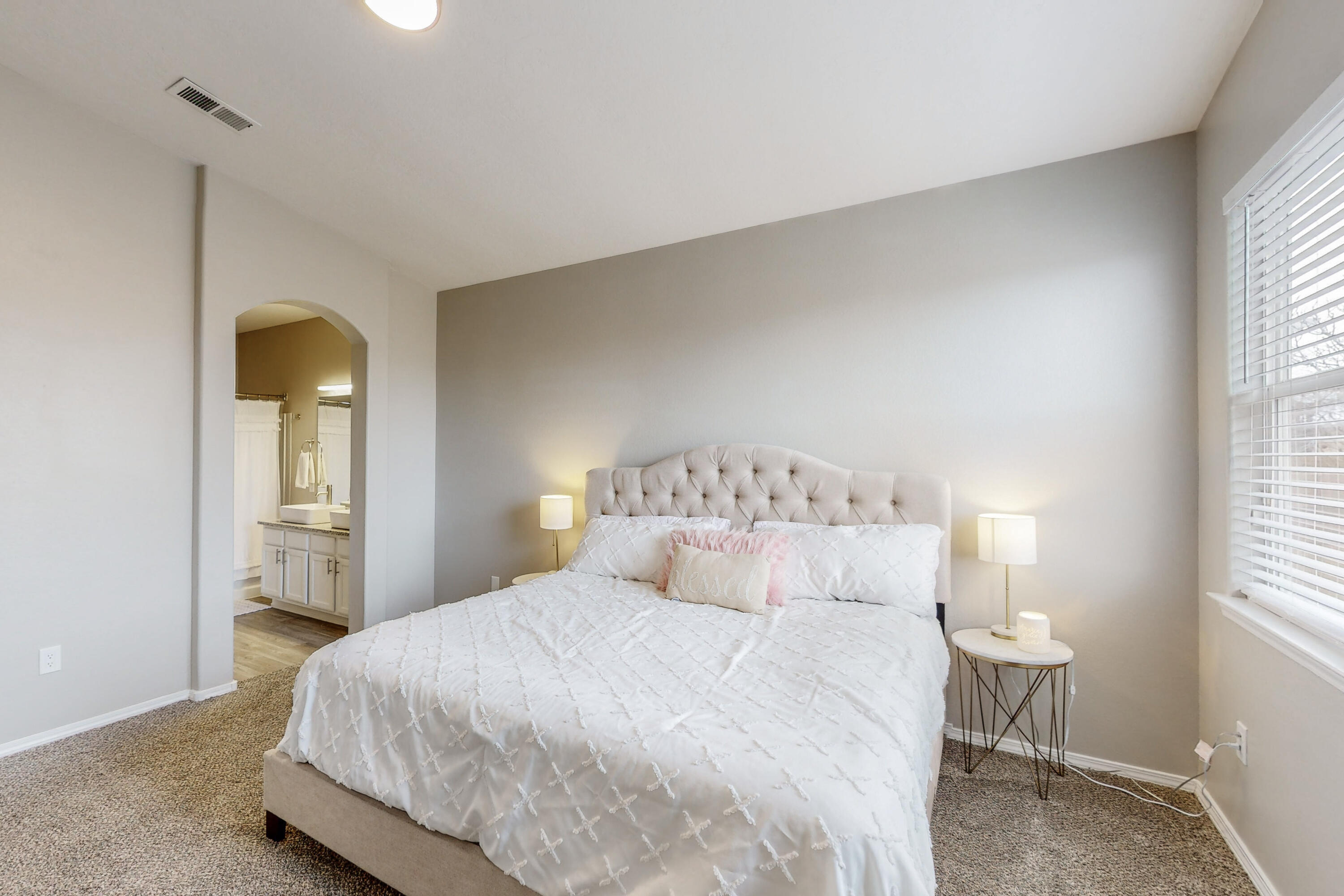 7215 WILLIAMSBURG Road NW