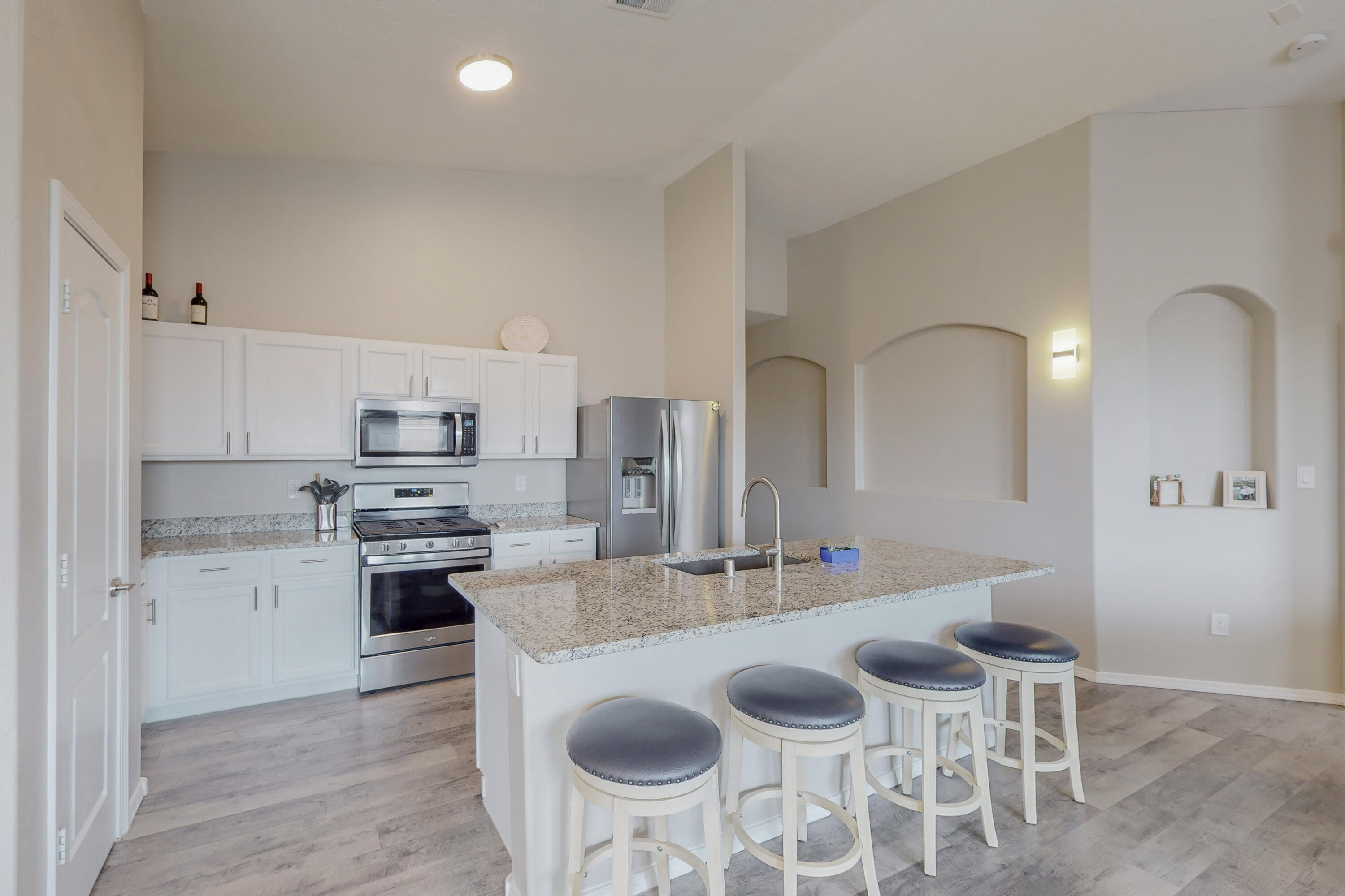 7215 WILLIAMSBURG Road NW